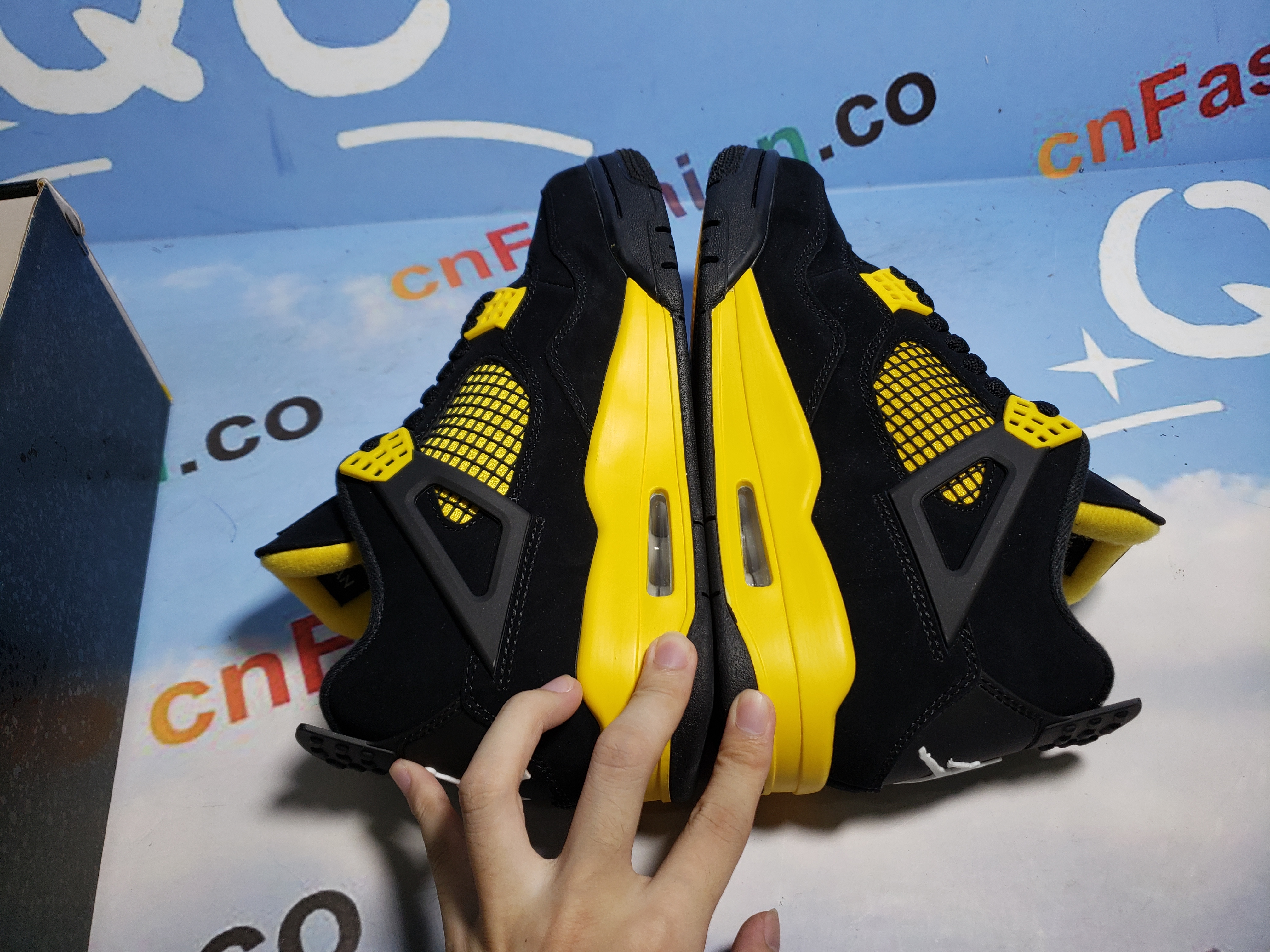 PKGoden Jordan 4 Retro Thunder DH6927-017
