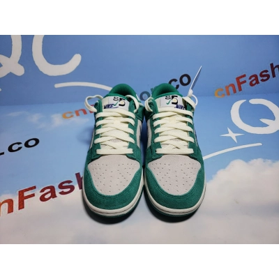 OG Dunk Low SE 85 Neptune Green (W),DO9457-101 02