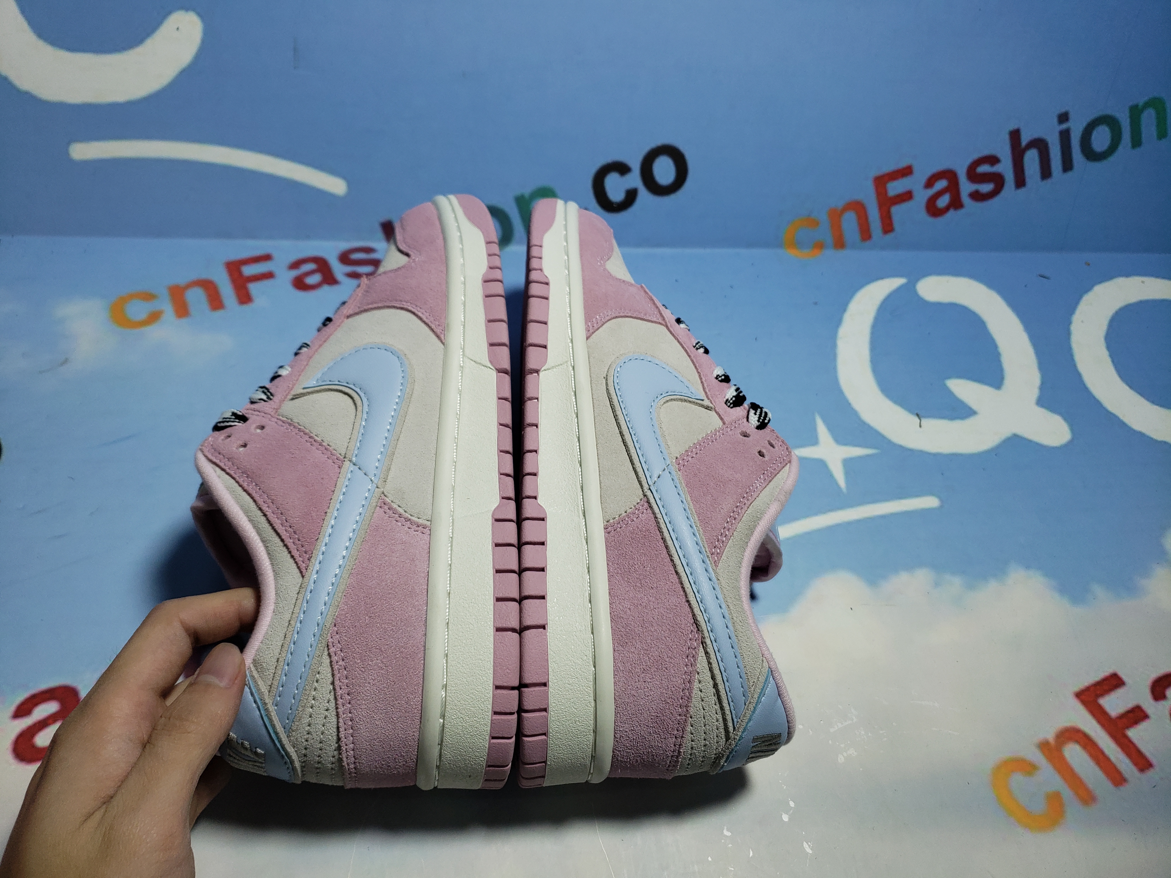 OG Dunk Low Pink Suede,D07412-901