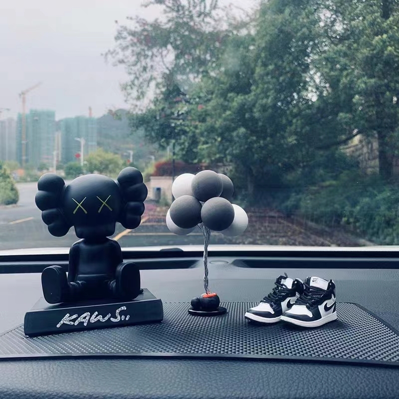 Car Ornament KAWS Cowes AJ Personality Vehicle Interior Decoration Supplies （Free Shipping）