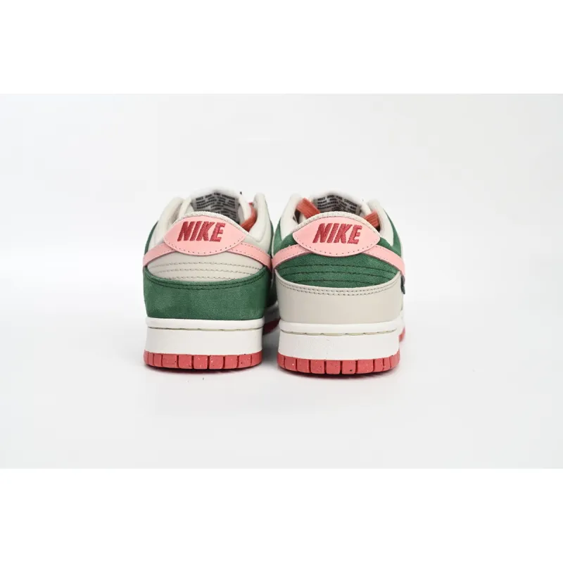 OG Dunk Low SE All Petals United Fir Green (Women's),FN8923-061