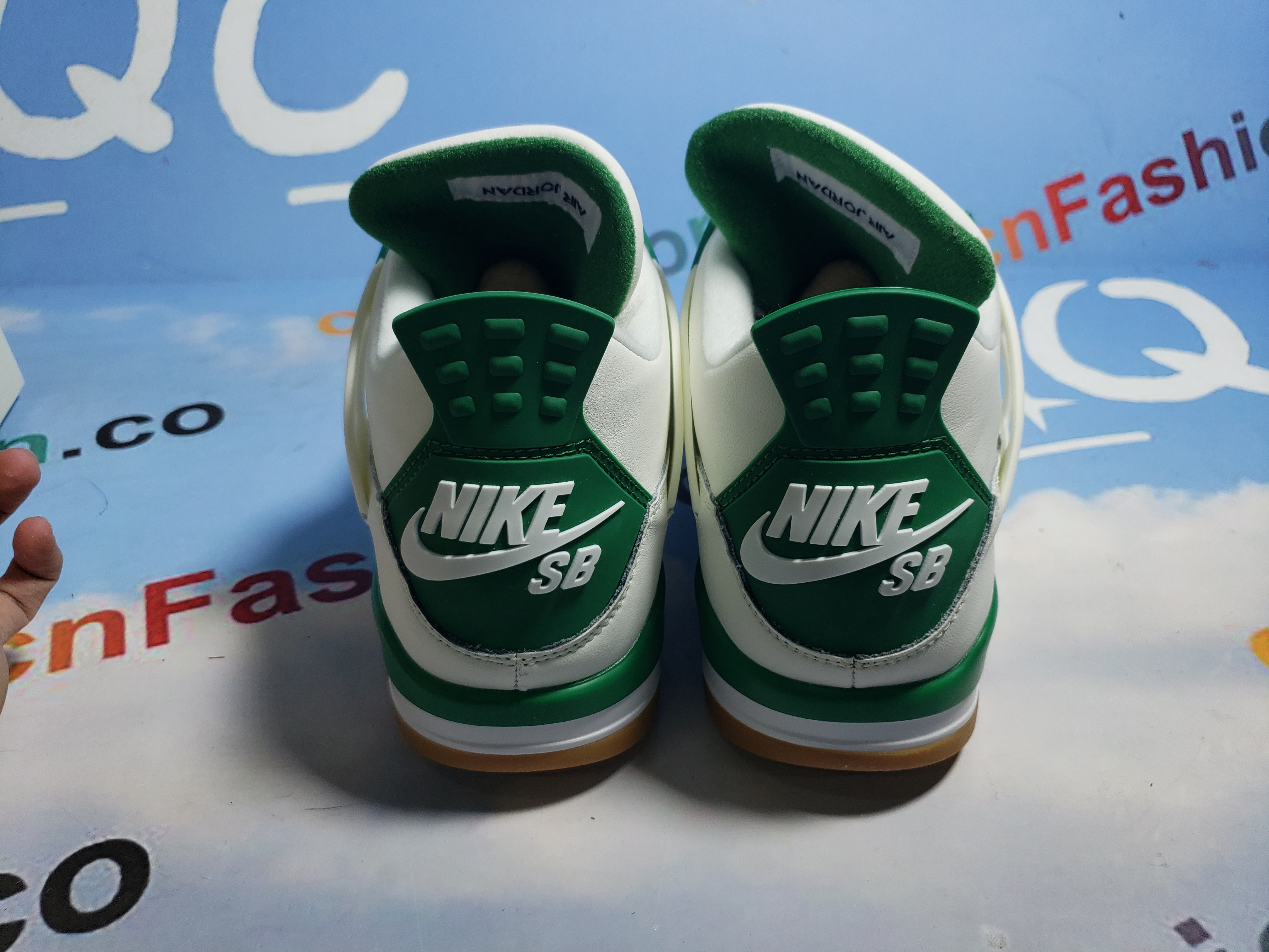 🔥FREE SHIPPING🔥| Jordan 4 Retro SB Pine Green,DR5415-103