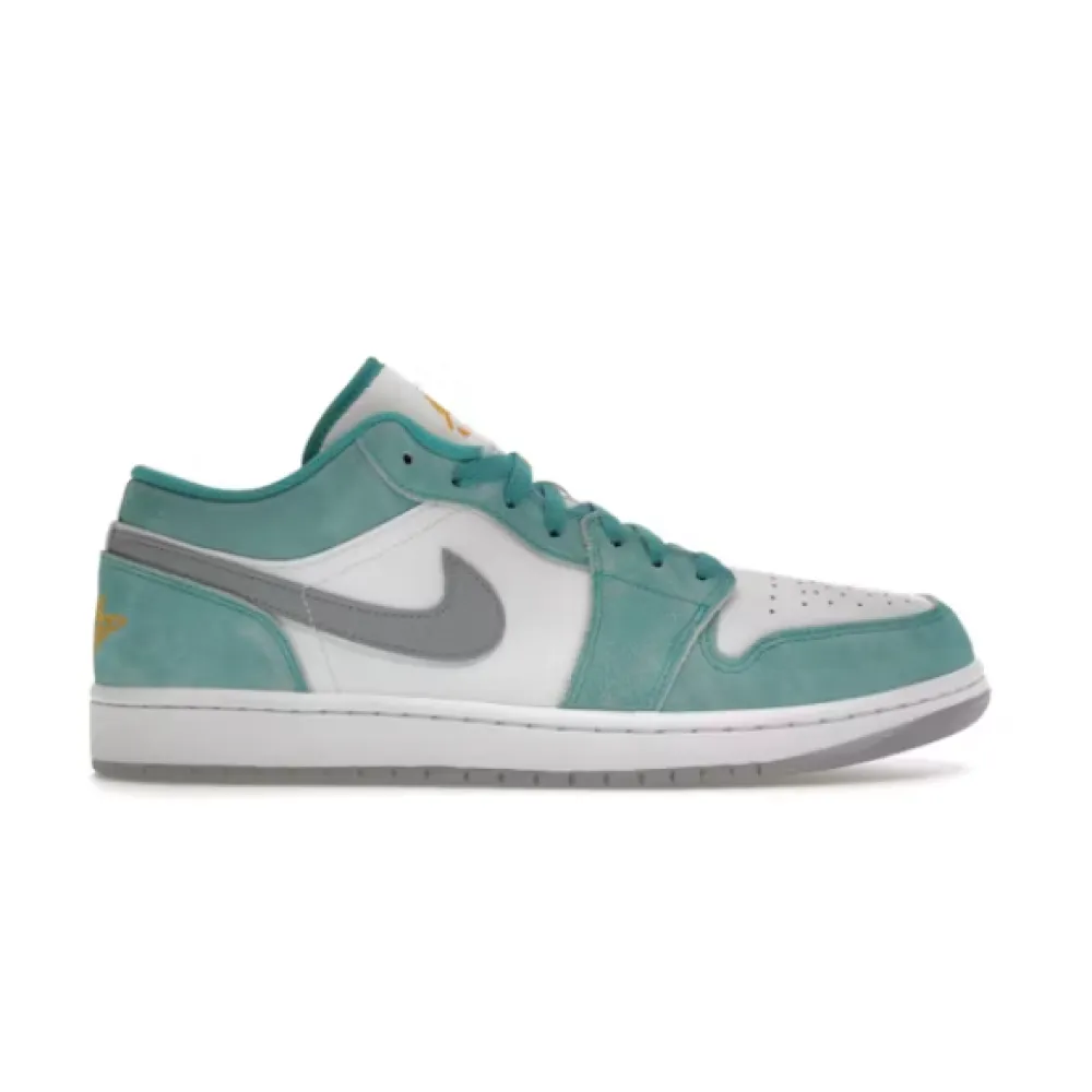 OG Jordan 1 Low SE New Emerald DN3705-301