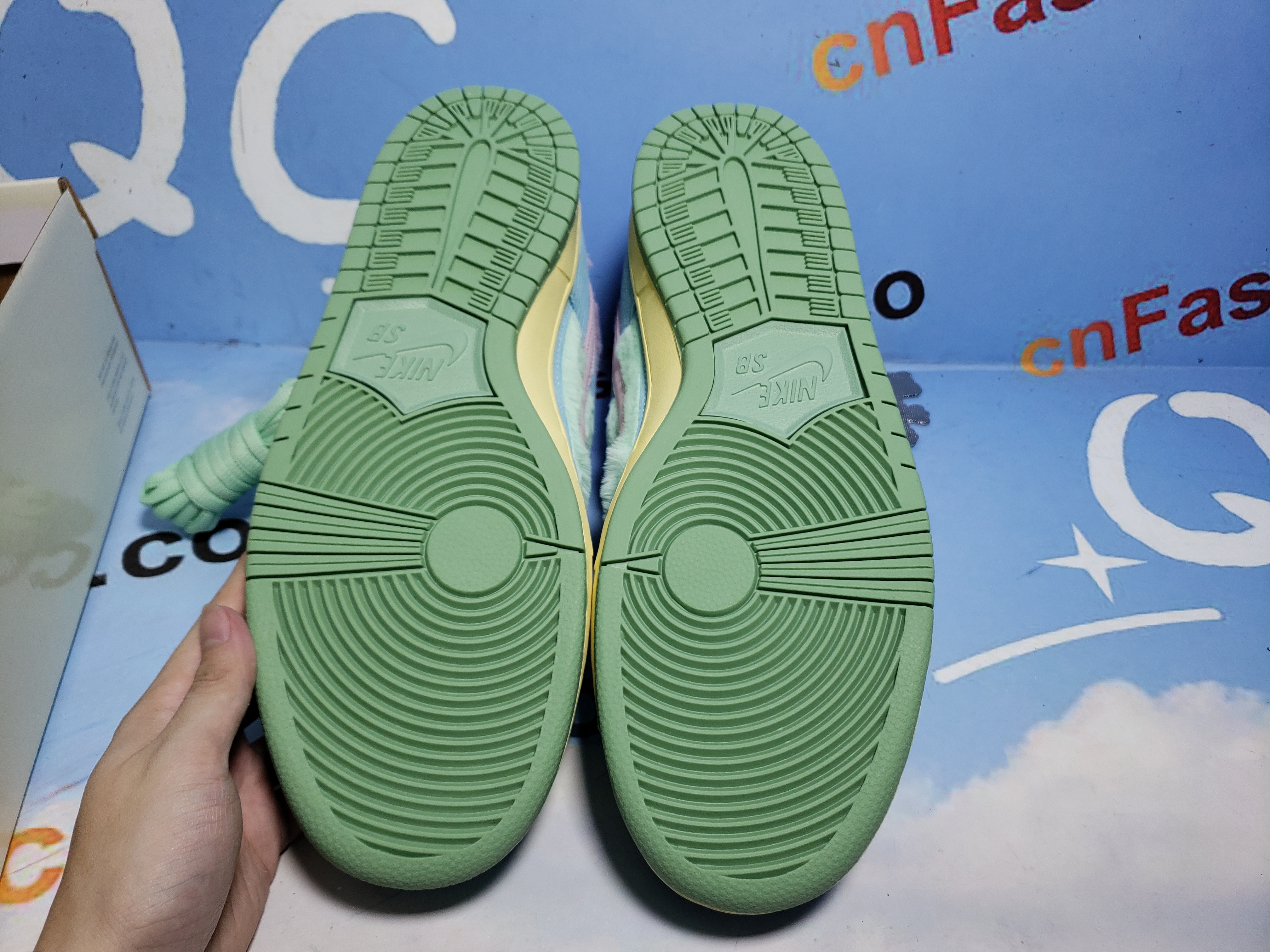 PKGoden Verdy x Dunk Low SB Visty FN6040-400