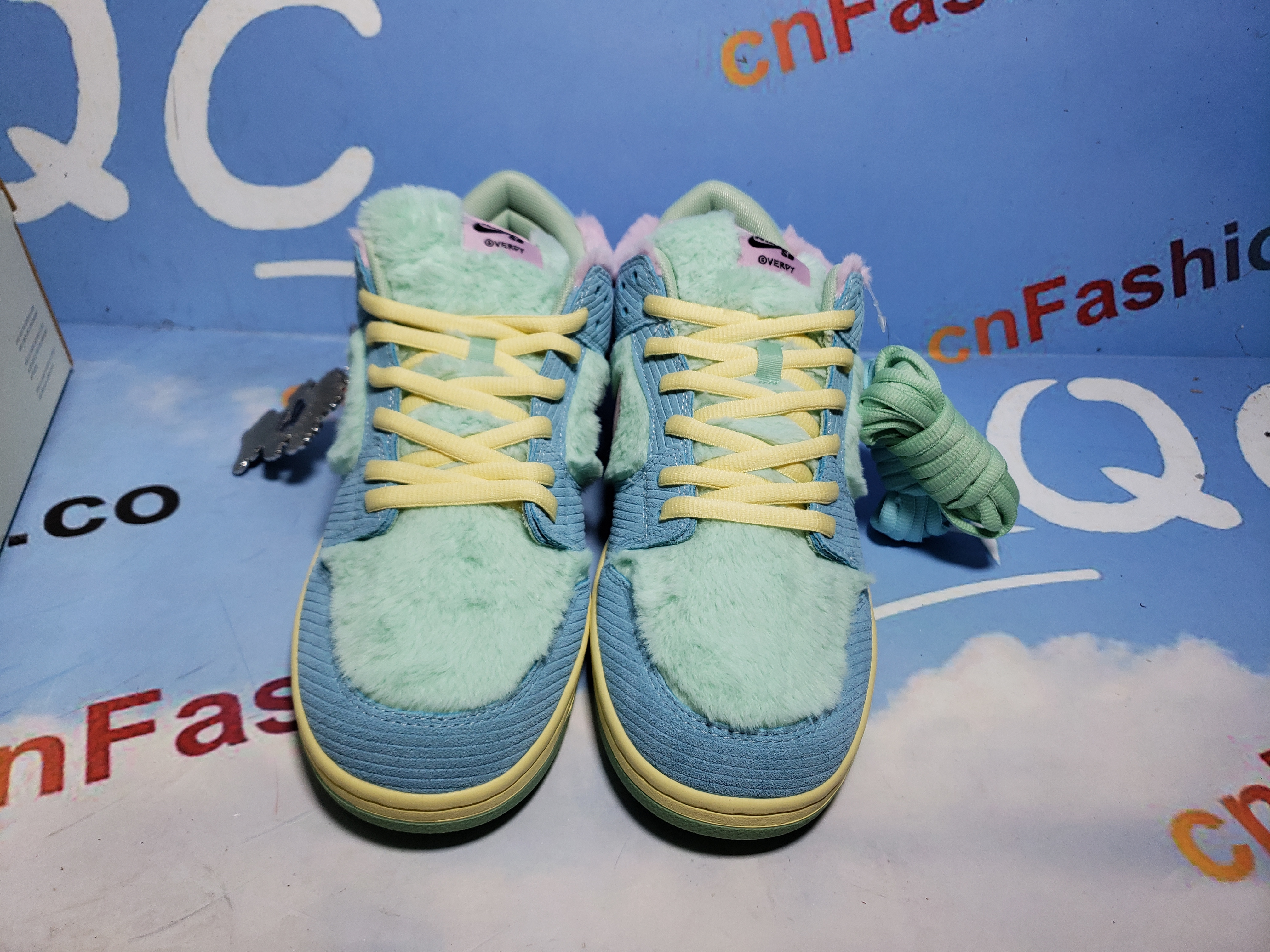 PKGoden Verdy x Dunk Low SB Visty FN6040-400