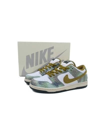 PKGoden Alexis Sablone x Dunk Low SB Chameleon HJ3386-300  02