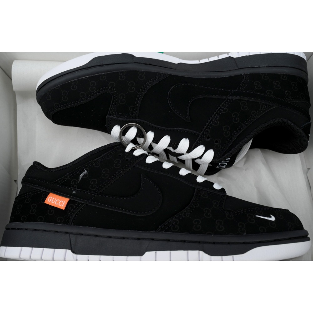 OG Dunk Low FC1688-140