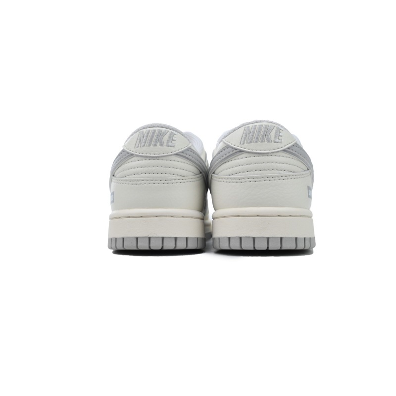 OG Dunk Low SF1588-135
