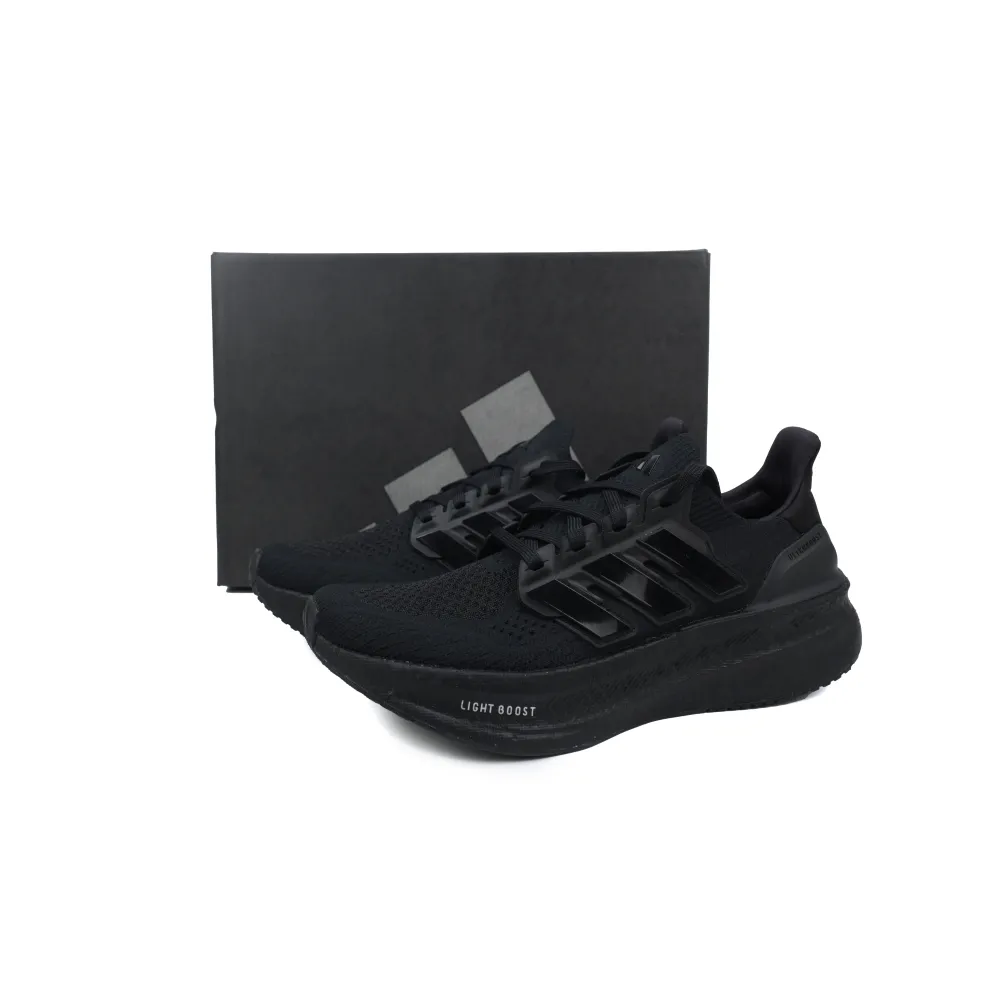 UltraBoost 5 Triple Black ID8812