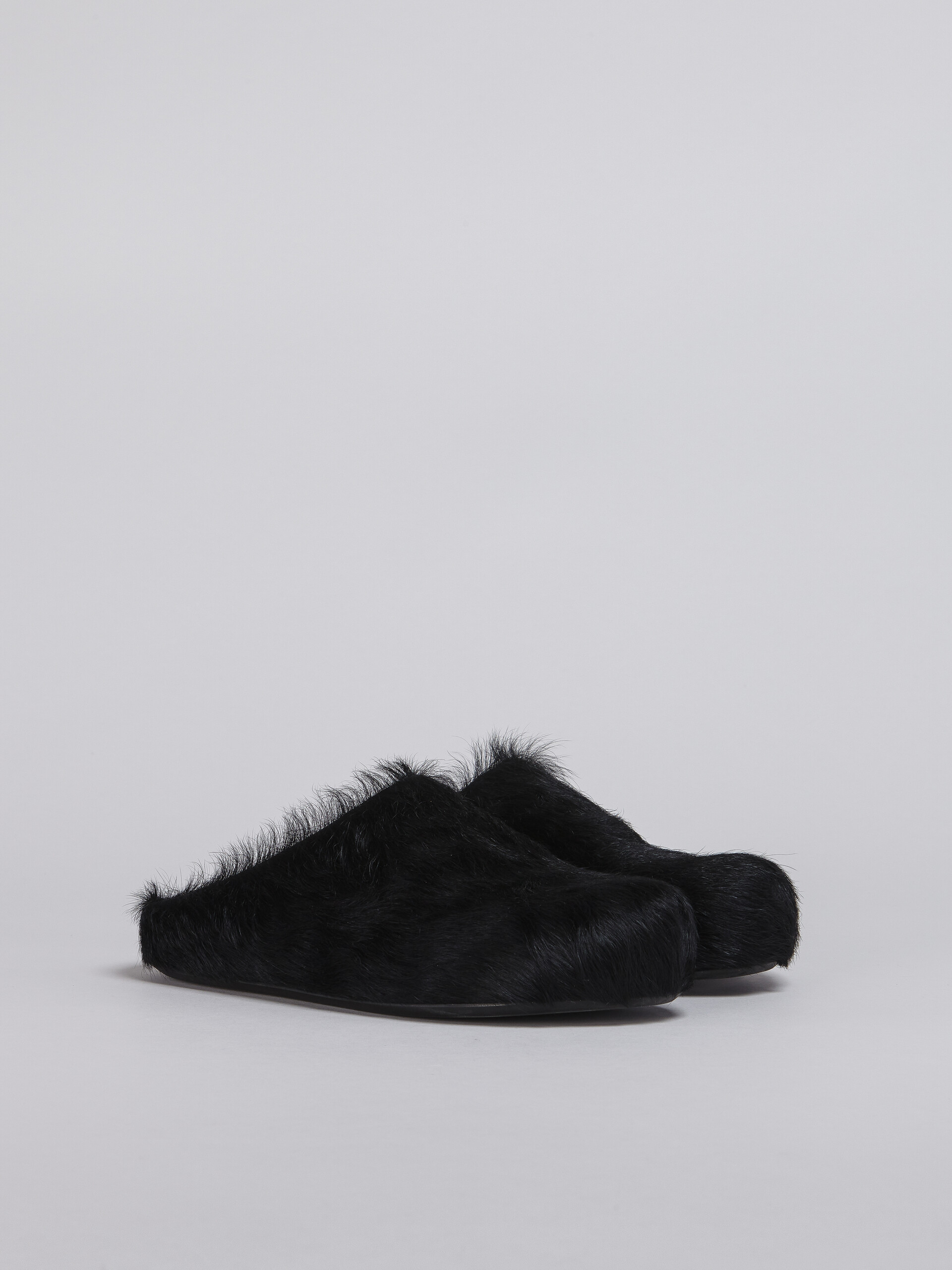 Perfectkicks Black long hair calfskin Fussbett sabot Marni Slides