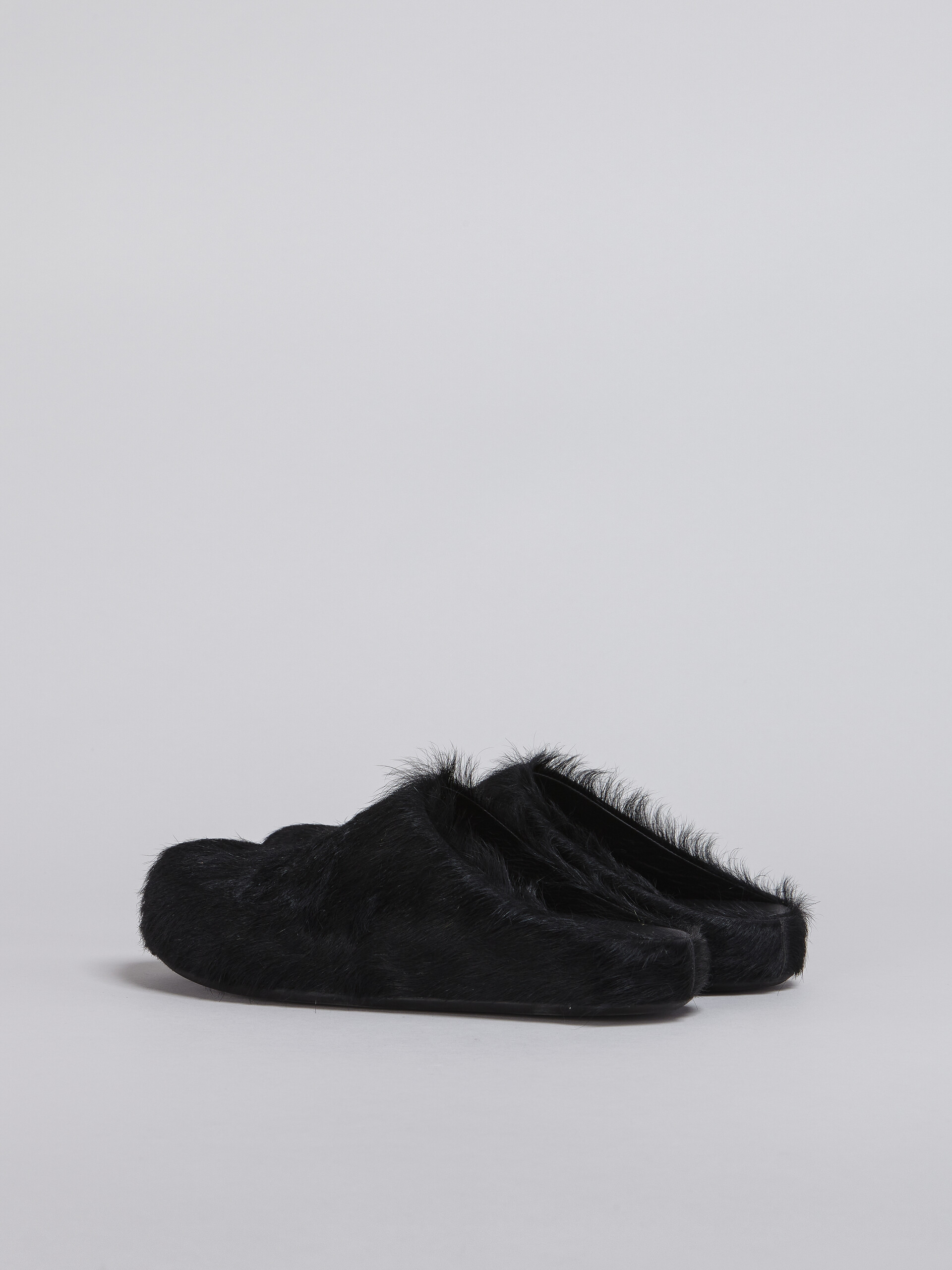 Perfectkicks Black long hair calfskin Fussbett sabot Marni Slides