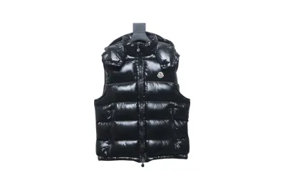 Moncler Bormes nylon lacquered pudding quilted hooded vest 01