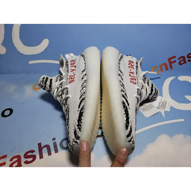 💯FREE SHIPPING | Yeezy Boost 350 V2 Zebra CP9654
