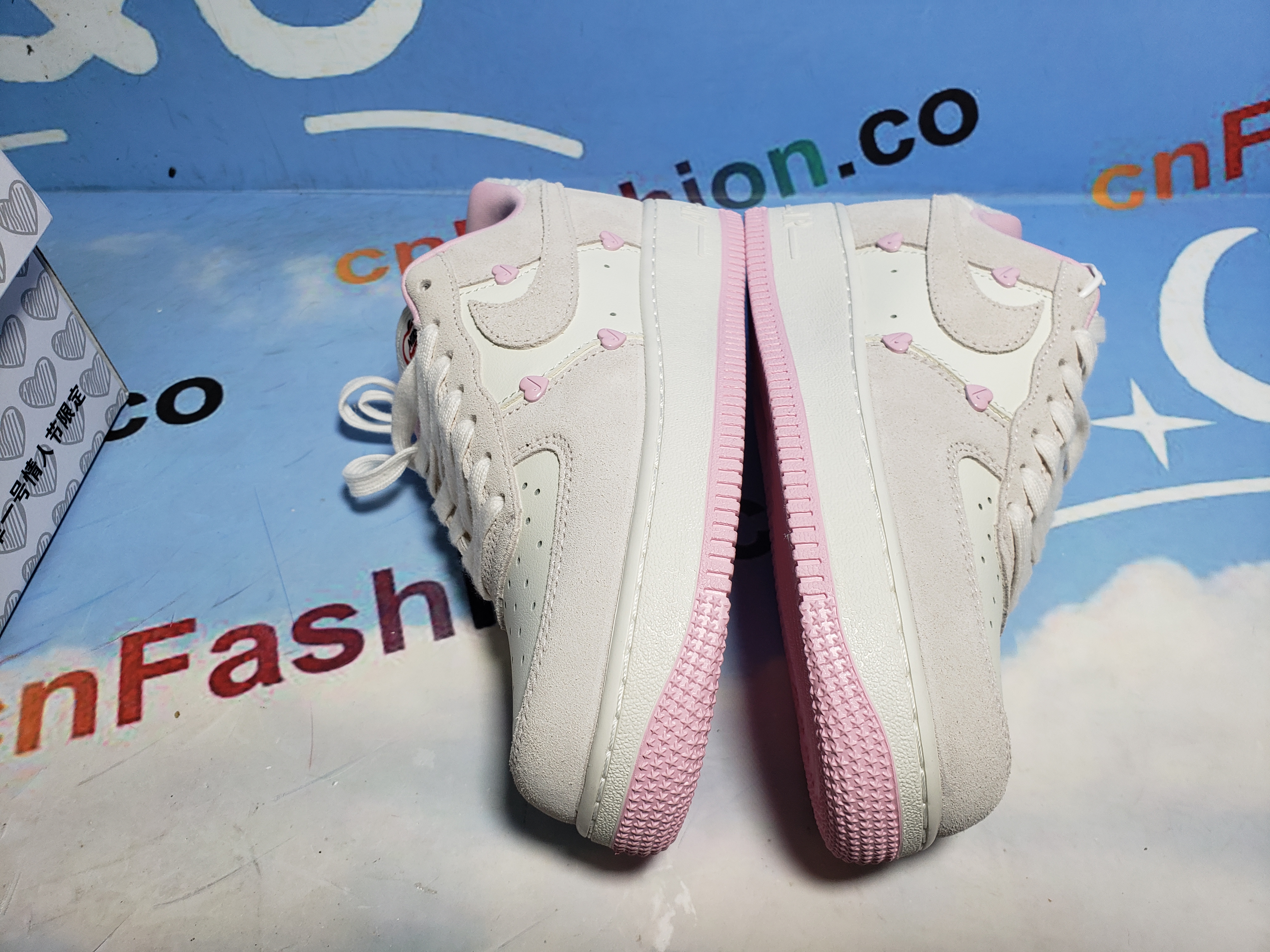 PKGoden Air Force 1 Low Valentine's Day 2025 HV5992-111