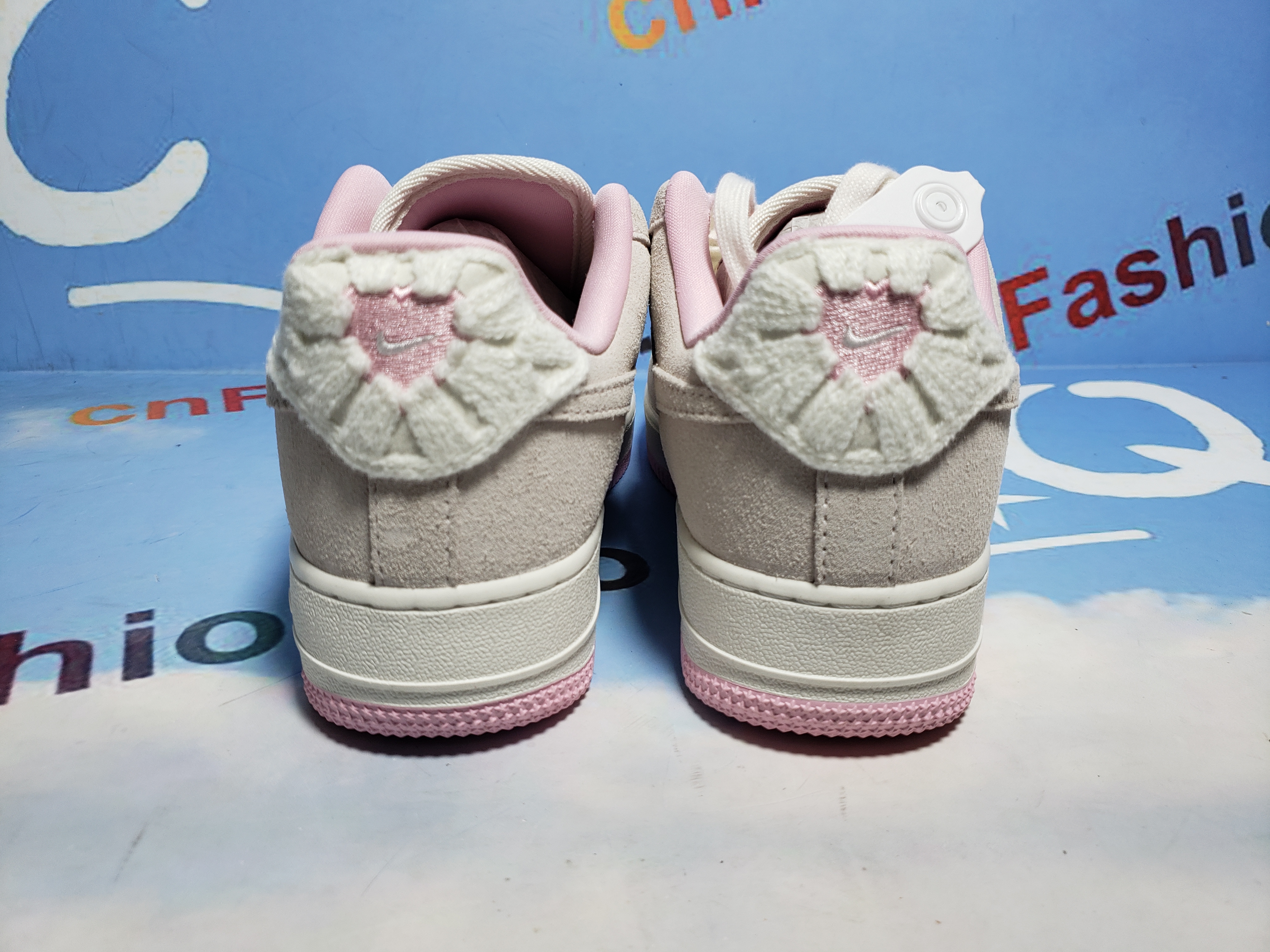 PKGoden Air Force 1 Low Valentine's Day 2025 HV5992-111