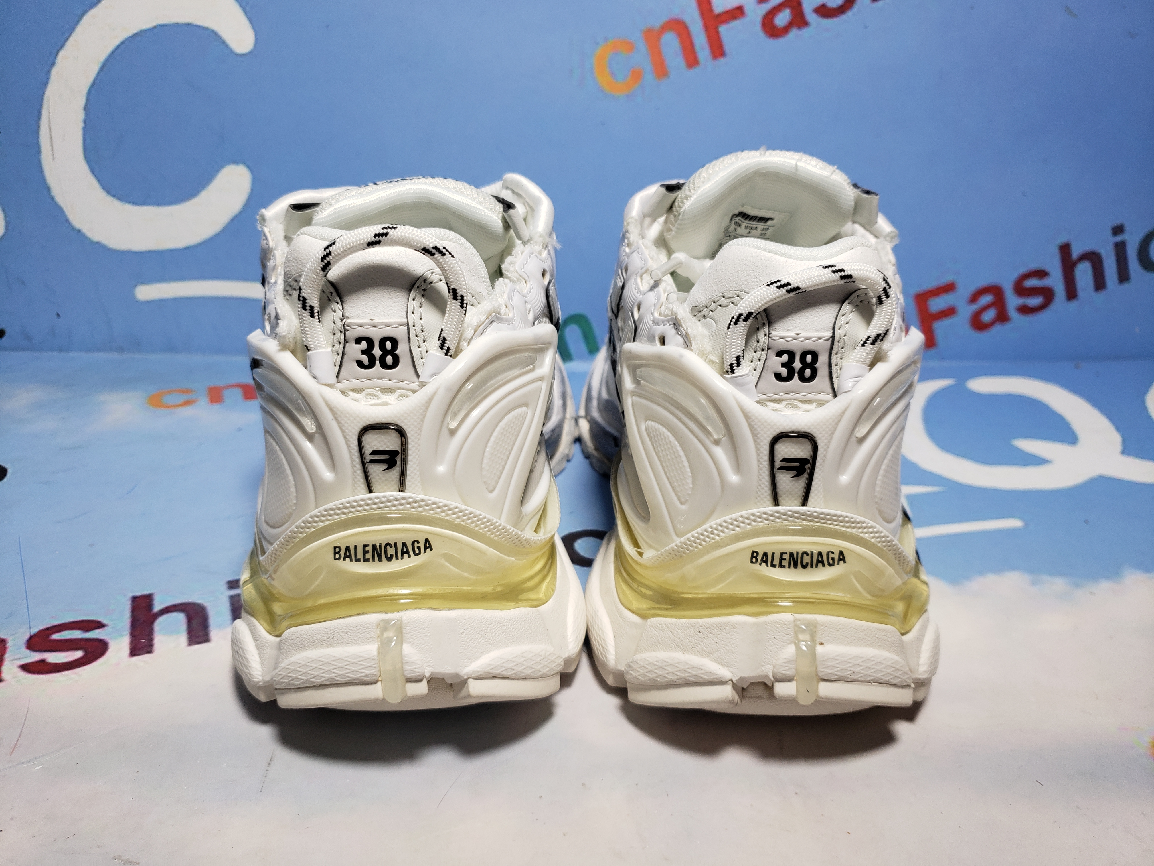 PKGoden Balenciaga 7th Runner White And Black Characters 677402 W3RBQ 9010