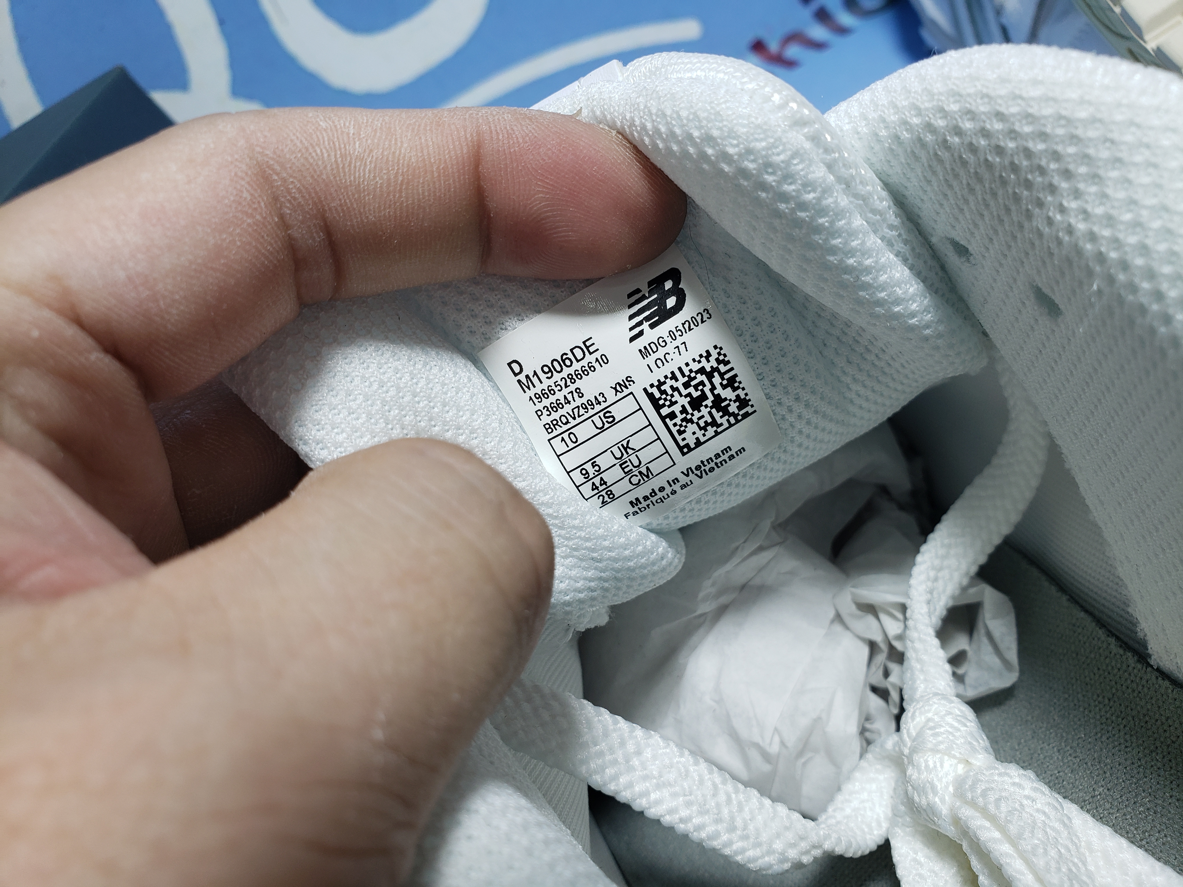 PKGoden Balenciaga 7th Runner White And Black Characters 677402 W3RBQ 9010