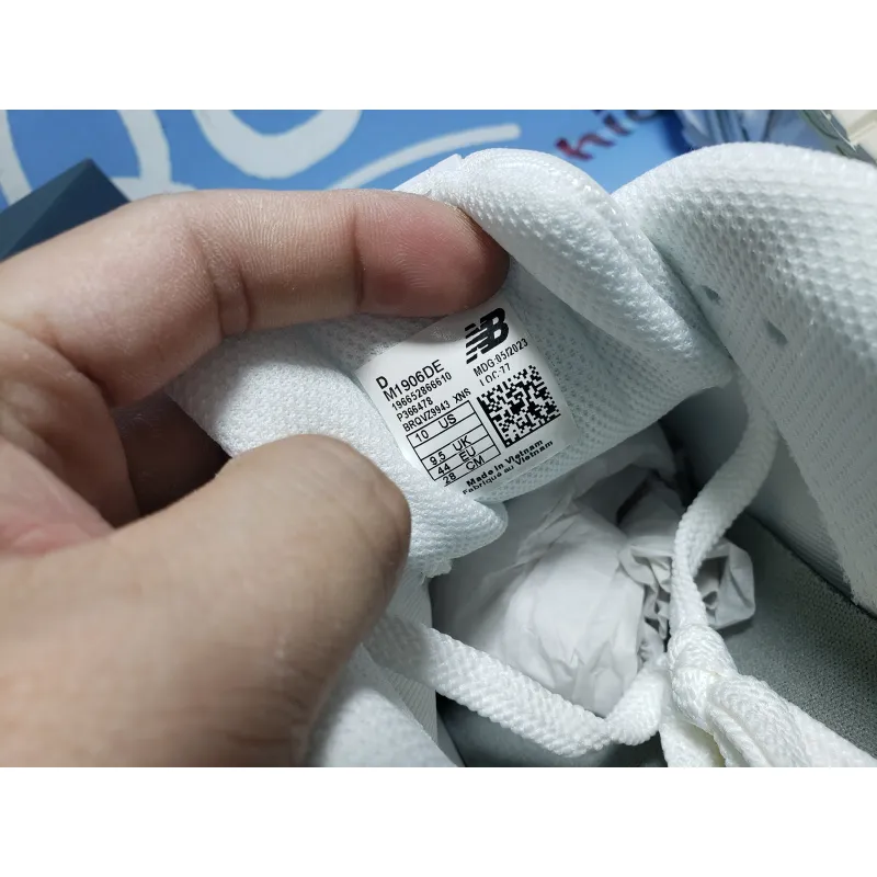 PKGoden Balenciaga 7th Runner White And Black Characters 677402 W3RBQ 9010