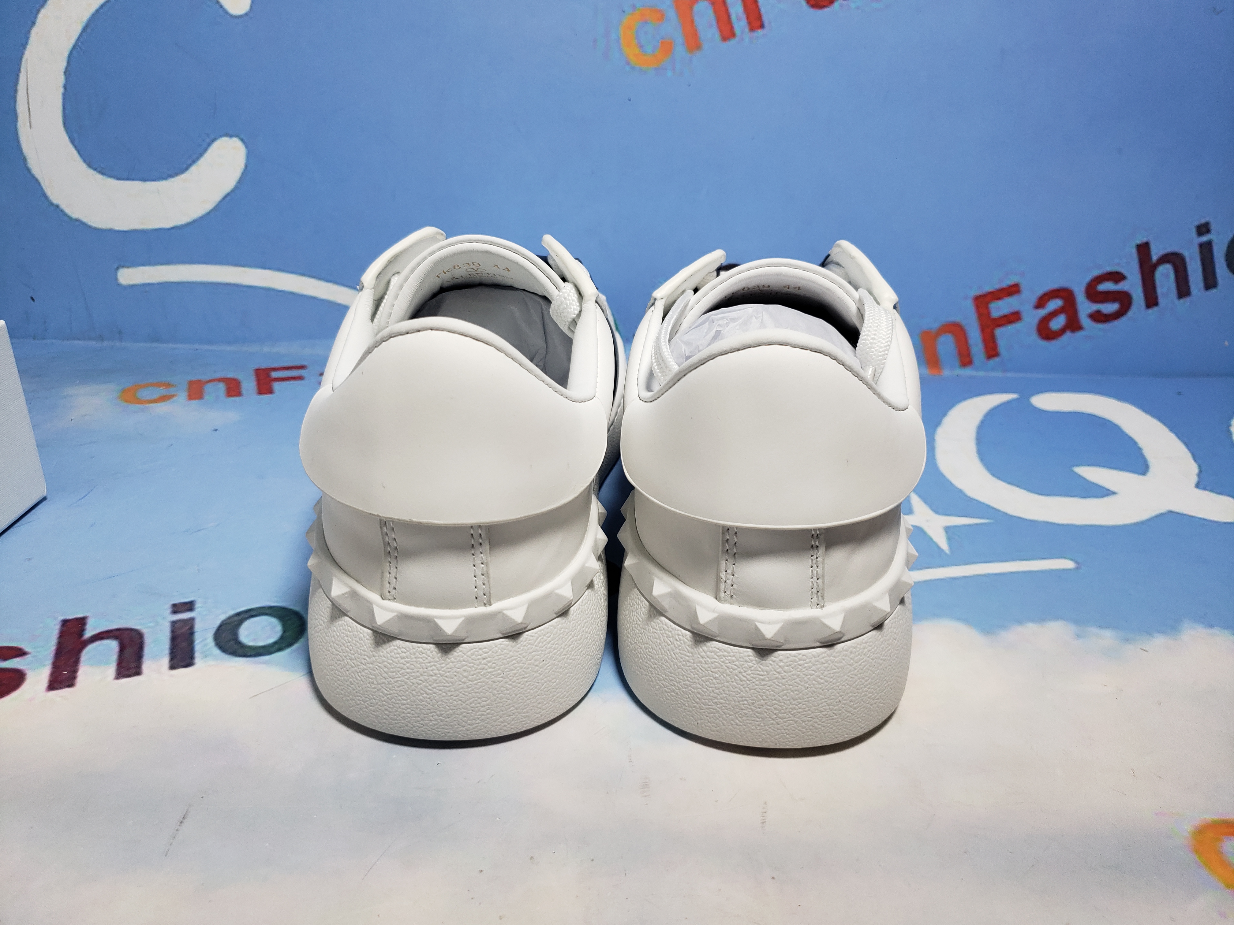 Valentino Rockstud White Blue