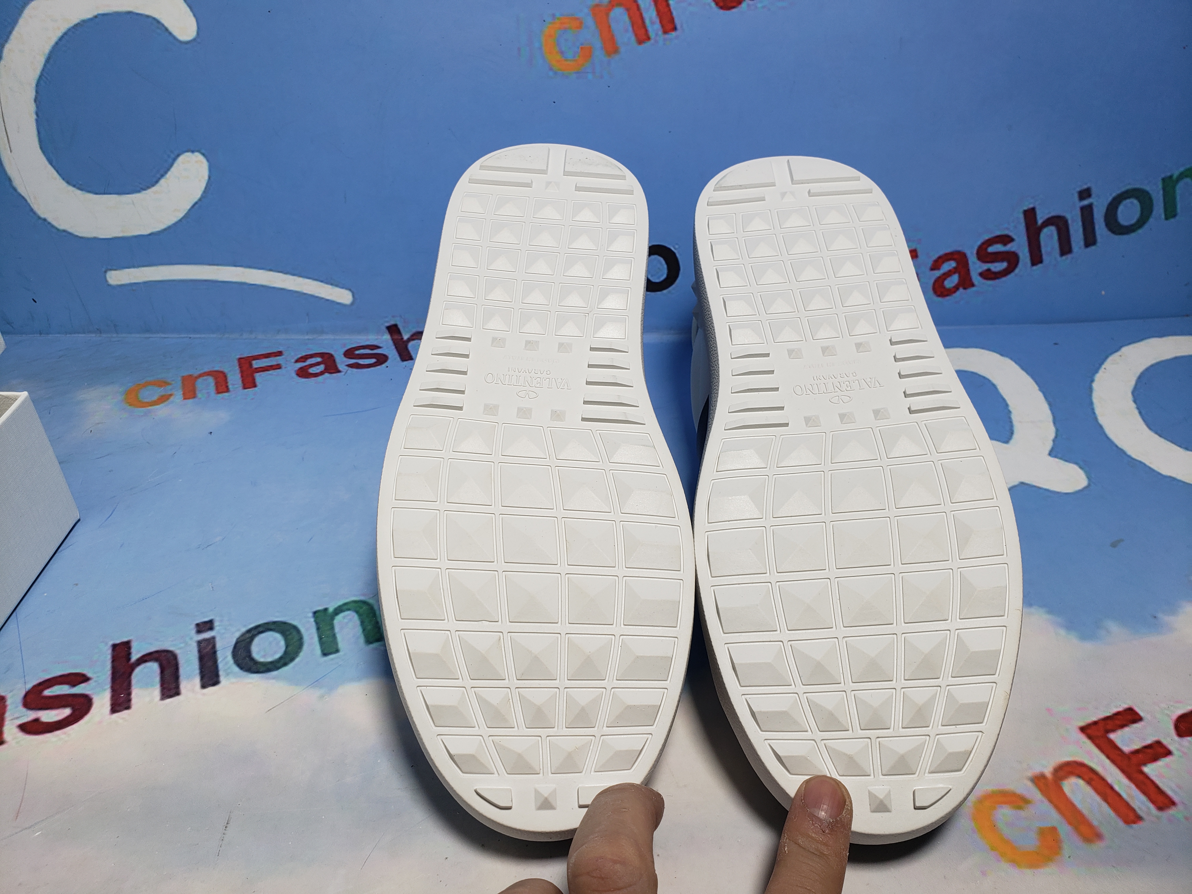 Valentino Rockstud White Blue