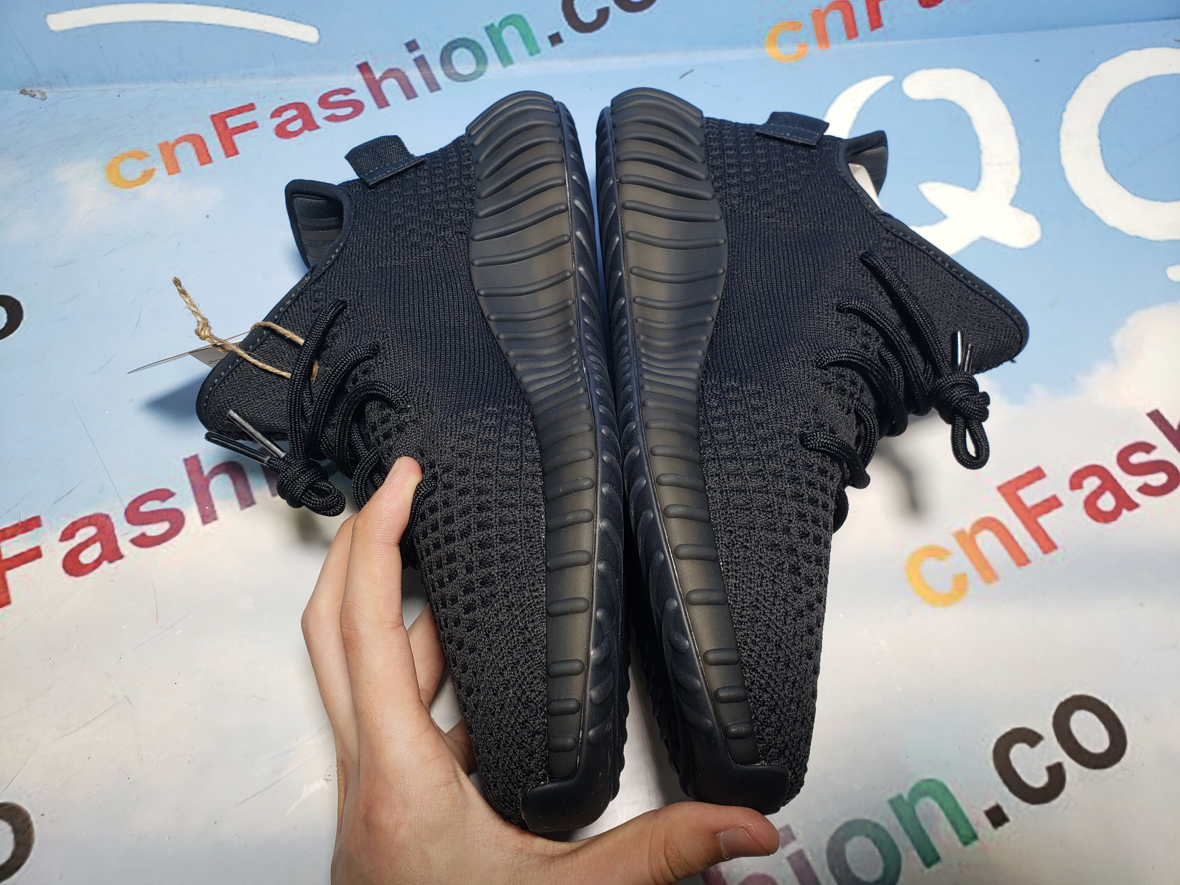 OG Yeezy Boost 350 V2 Onyx HQ4540