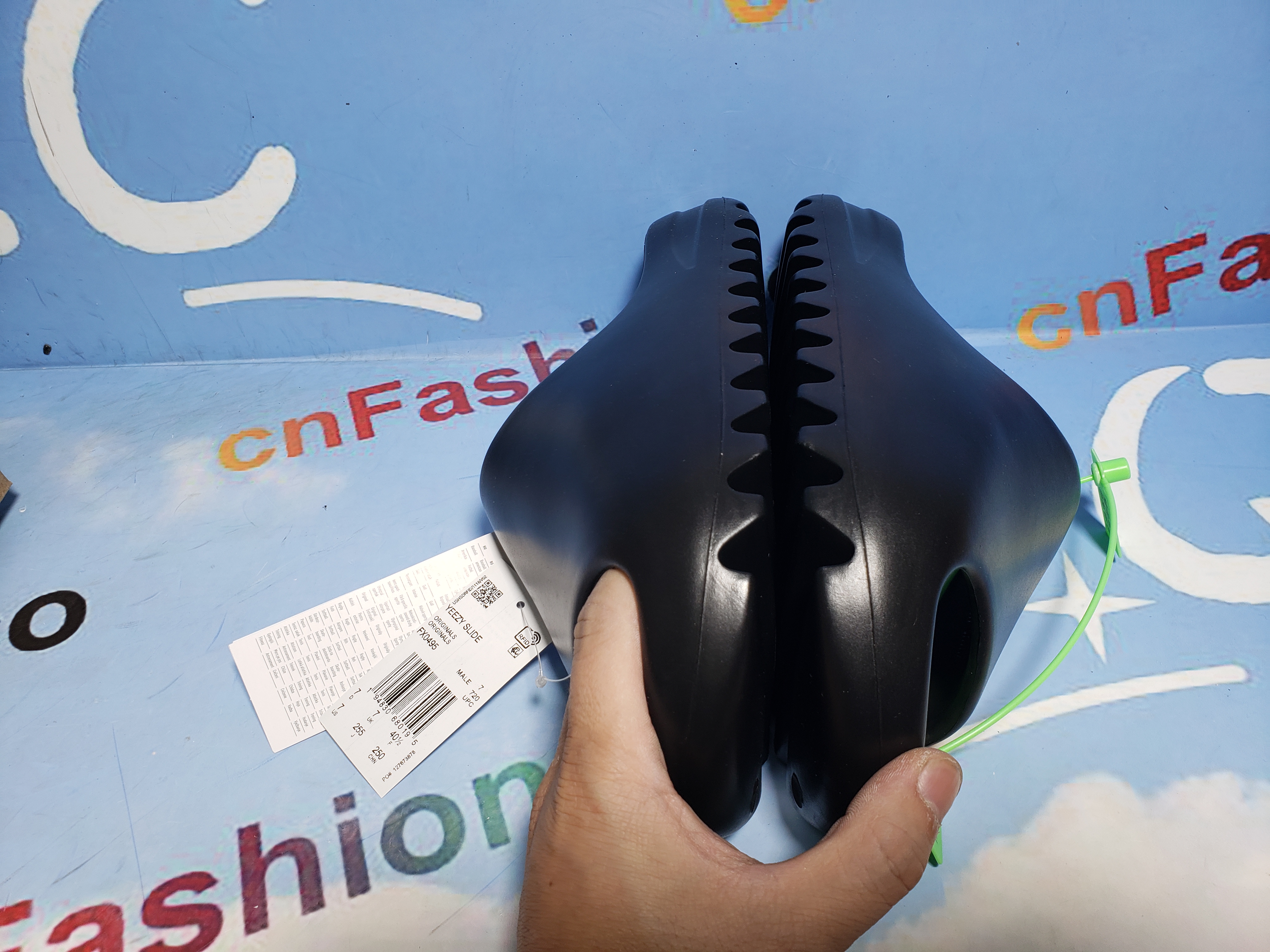 OG Yeezy Slide Black,FX0495