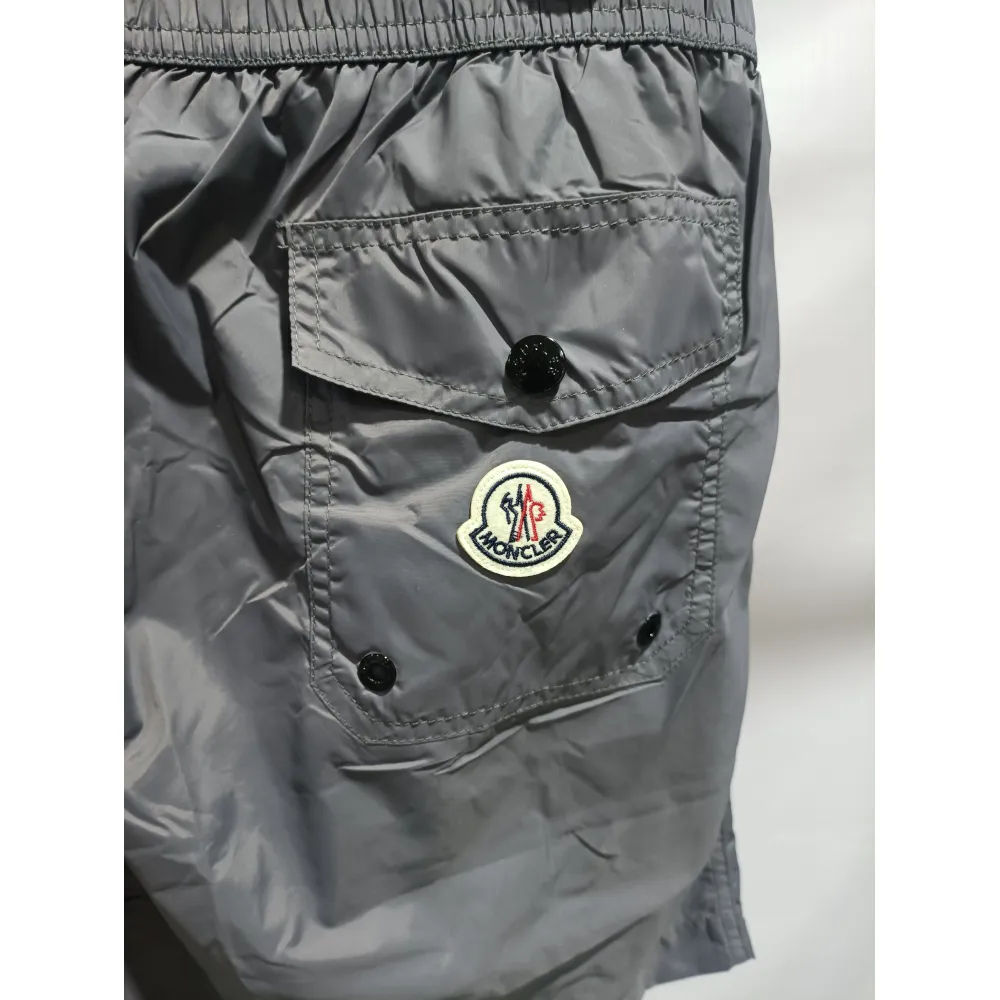 Moncler classic pocket logo woven Short Pants 1902