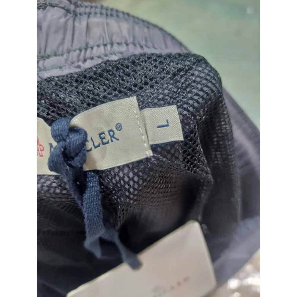 Moncler classic pocket logo woven Short Pants 1902