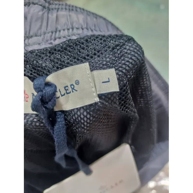 Moncler classic pocket logo woven Short Pants 1902