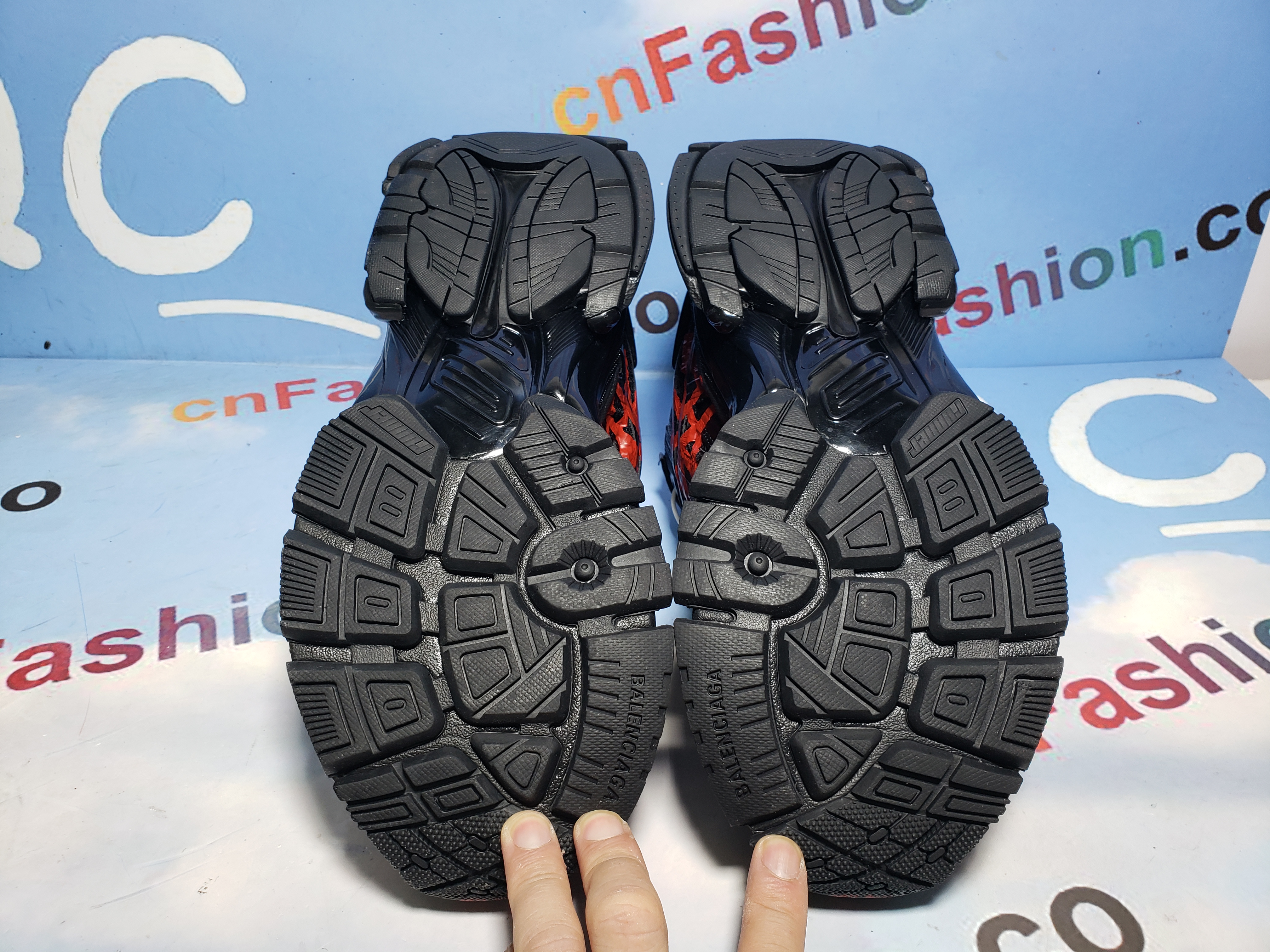 PKGoden Balenciaga 7th Runner Black And Red Characters 677402 W3RB1 0102