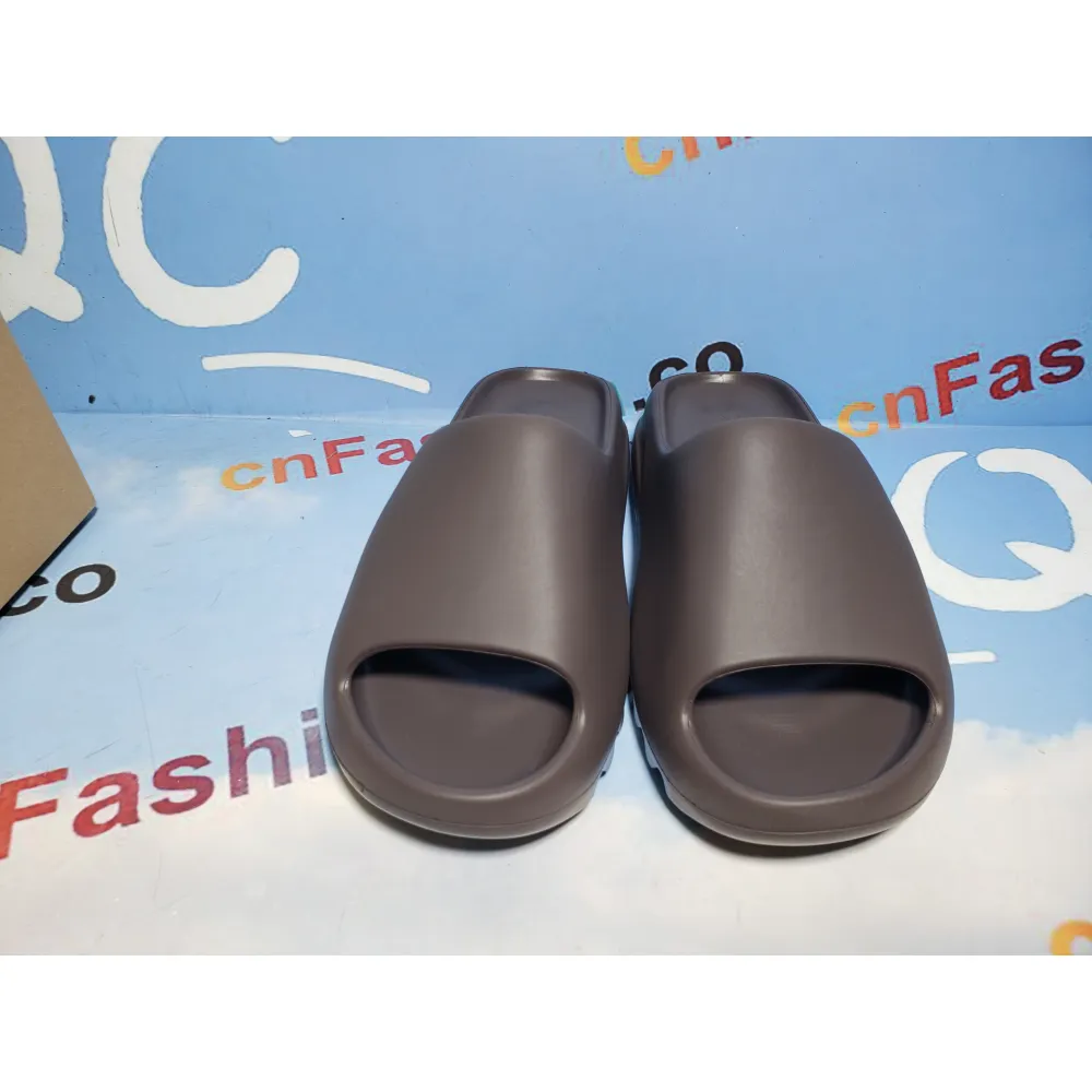 OG Yeezy Slide Soot,G55495