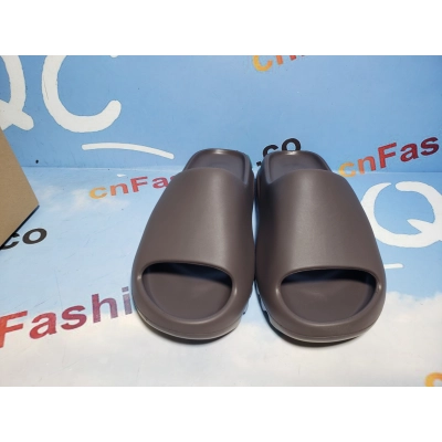 OG Yeezy Slide Soot,G55495 02
