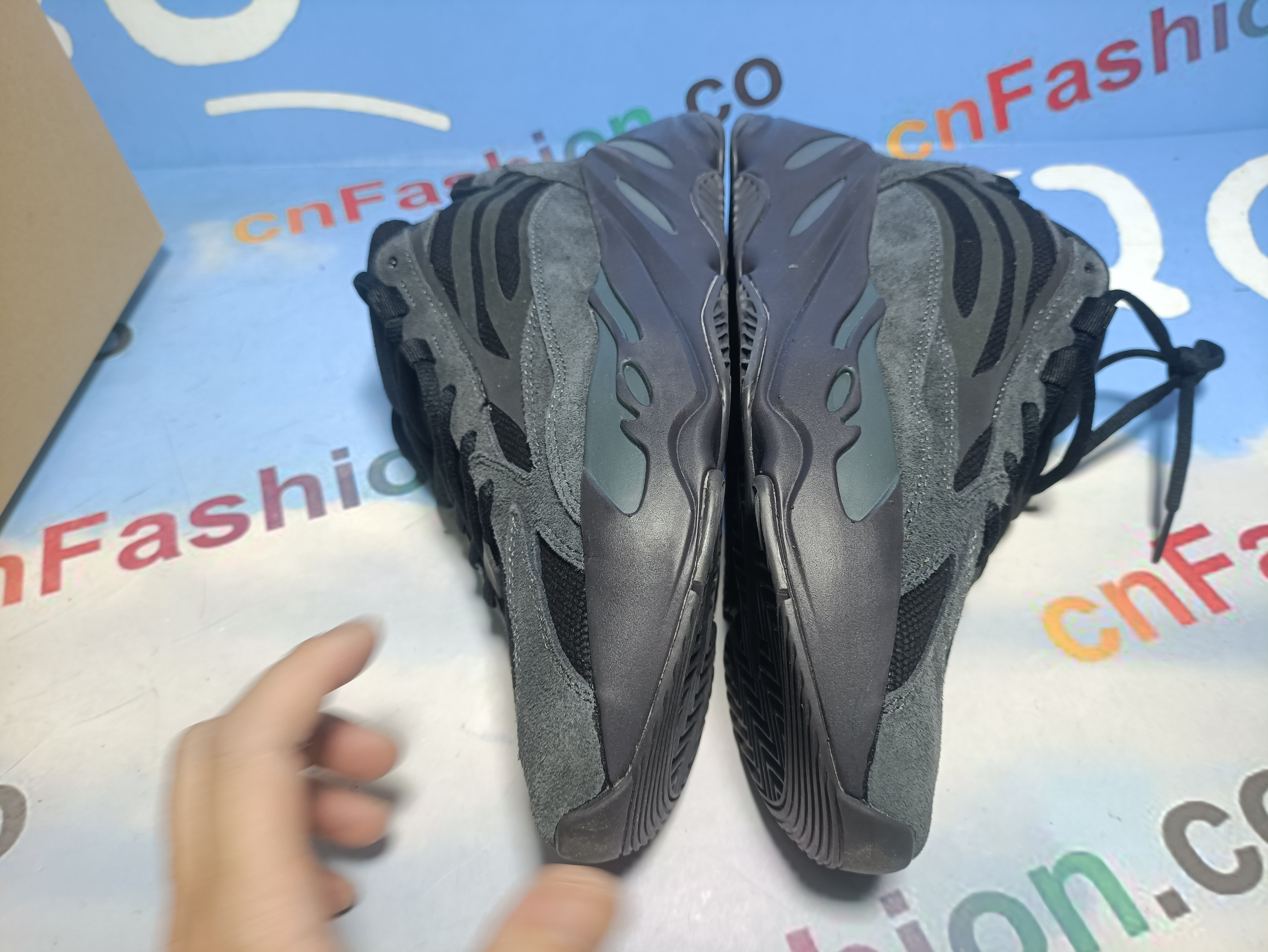 OG Yeezy Boost 700 V2 Vanta