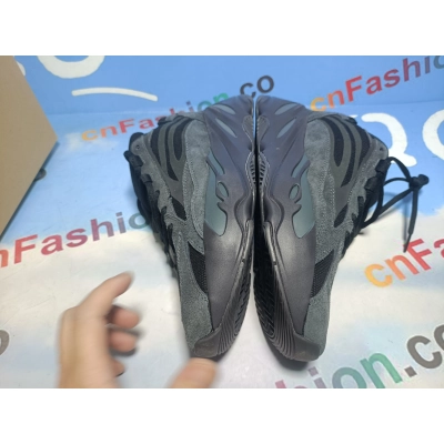 OG Yeezy Boost 700 V2 Vanta 02