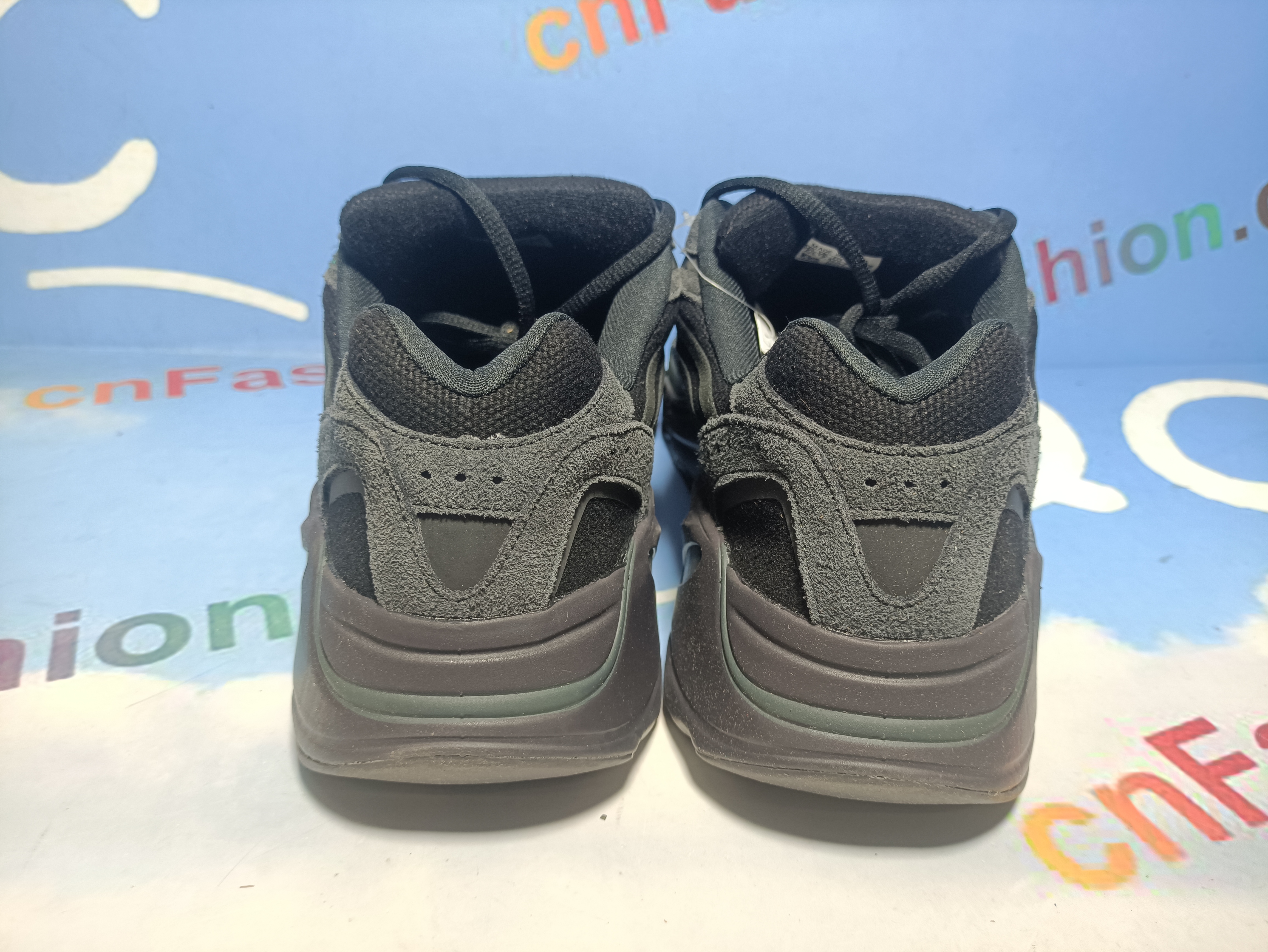 OG Yeezy Boost 700 V2 Vanta