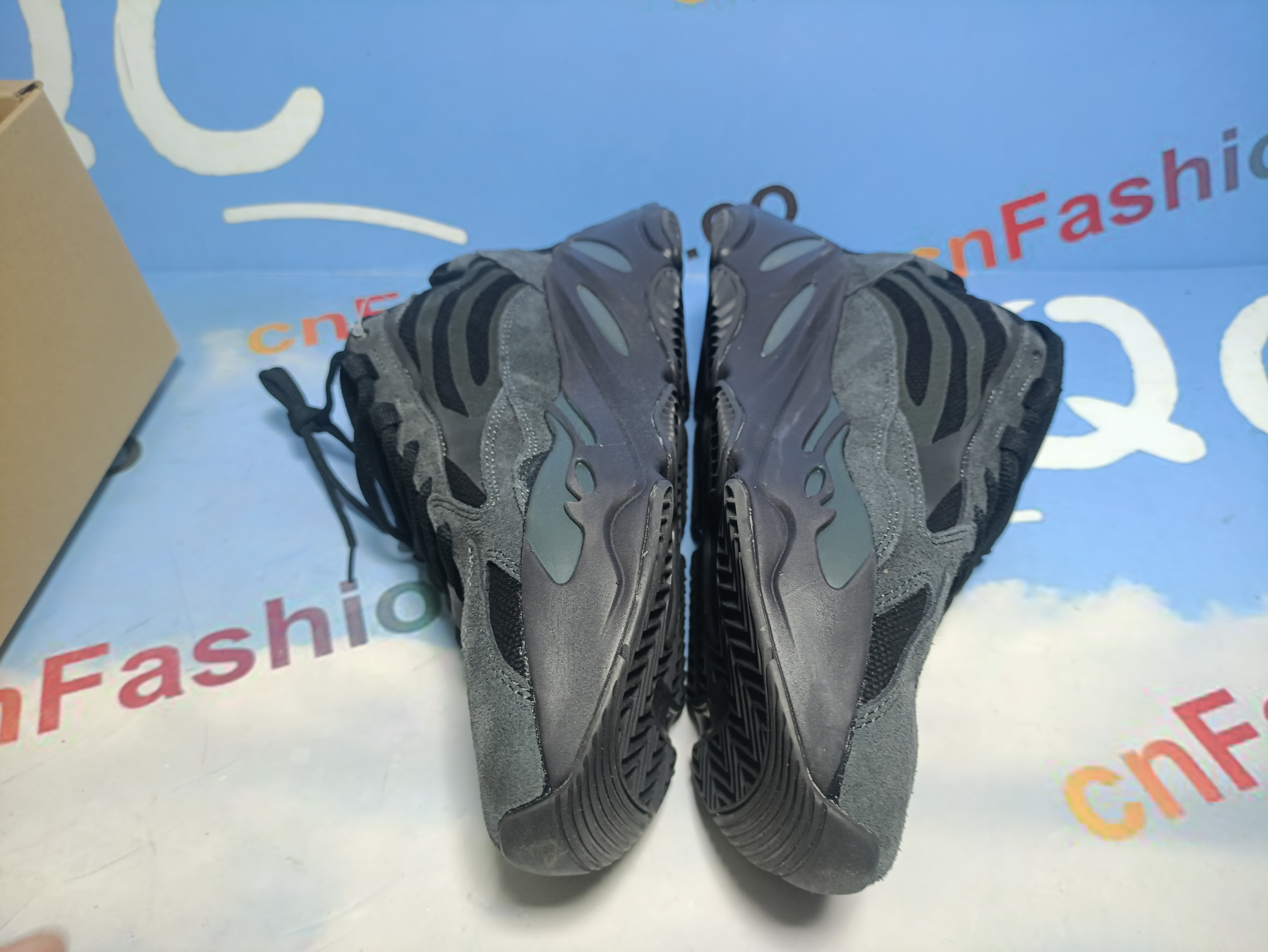 OG Yeezy Boost 700 V2 Vanta