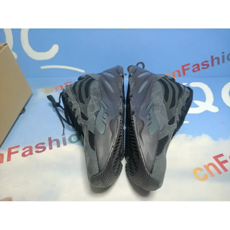 OG Yeezy Boost 700 V2 Vanta