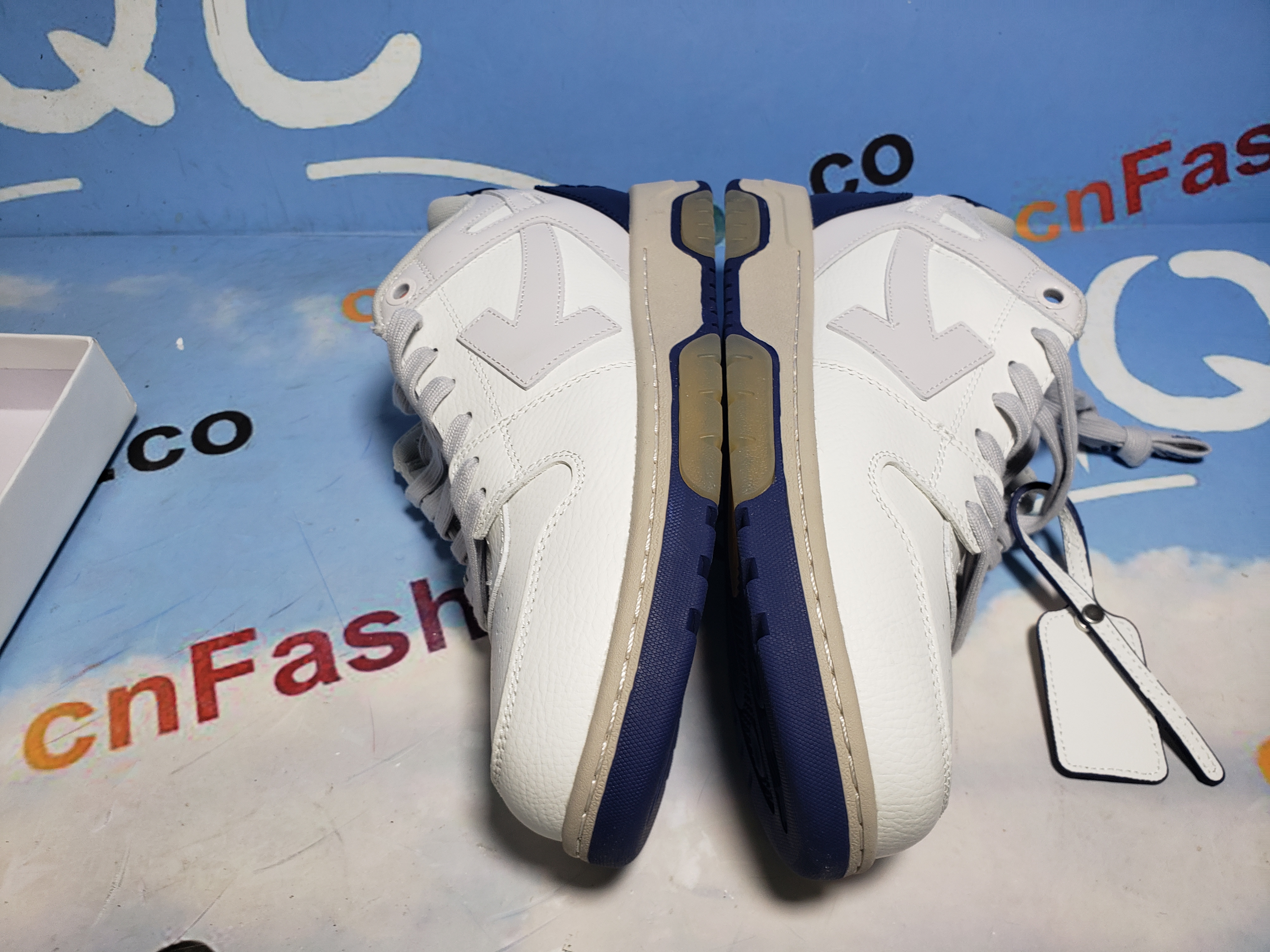 PKGoden OFF-WHITE Out Of White White and Blue Tail OMIA189F 23LEA005 0546