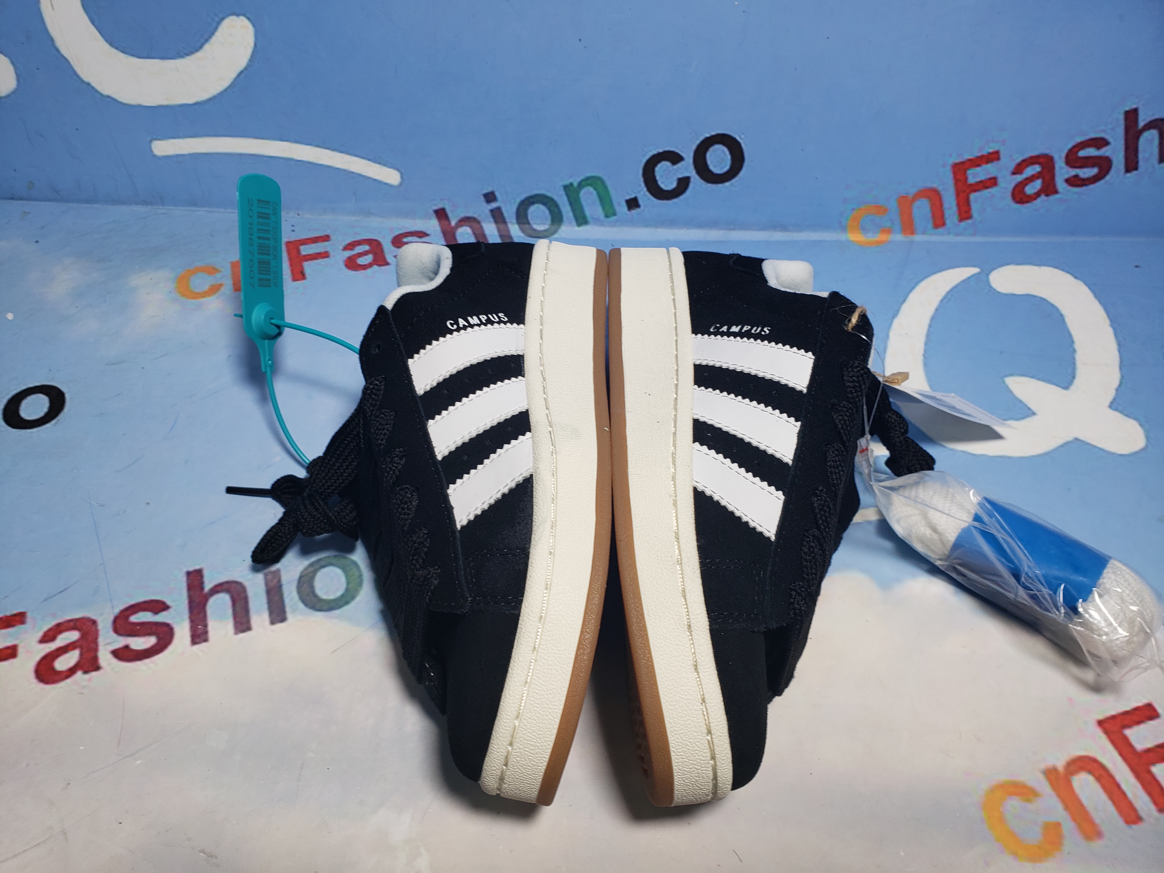 OG ad Campus 00s Core Black,HQ8708