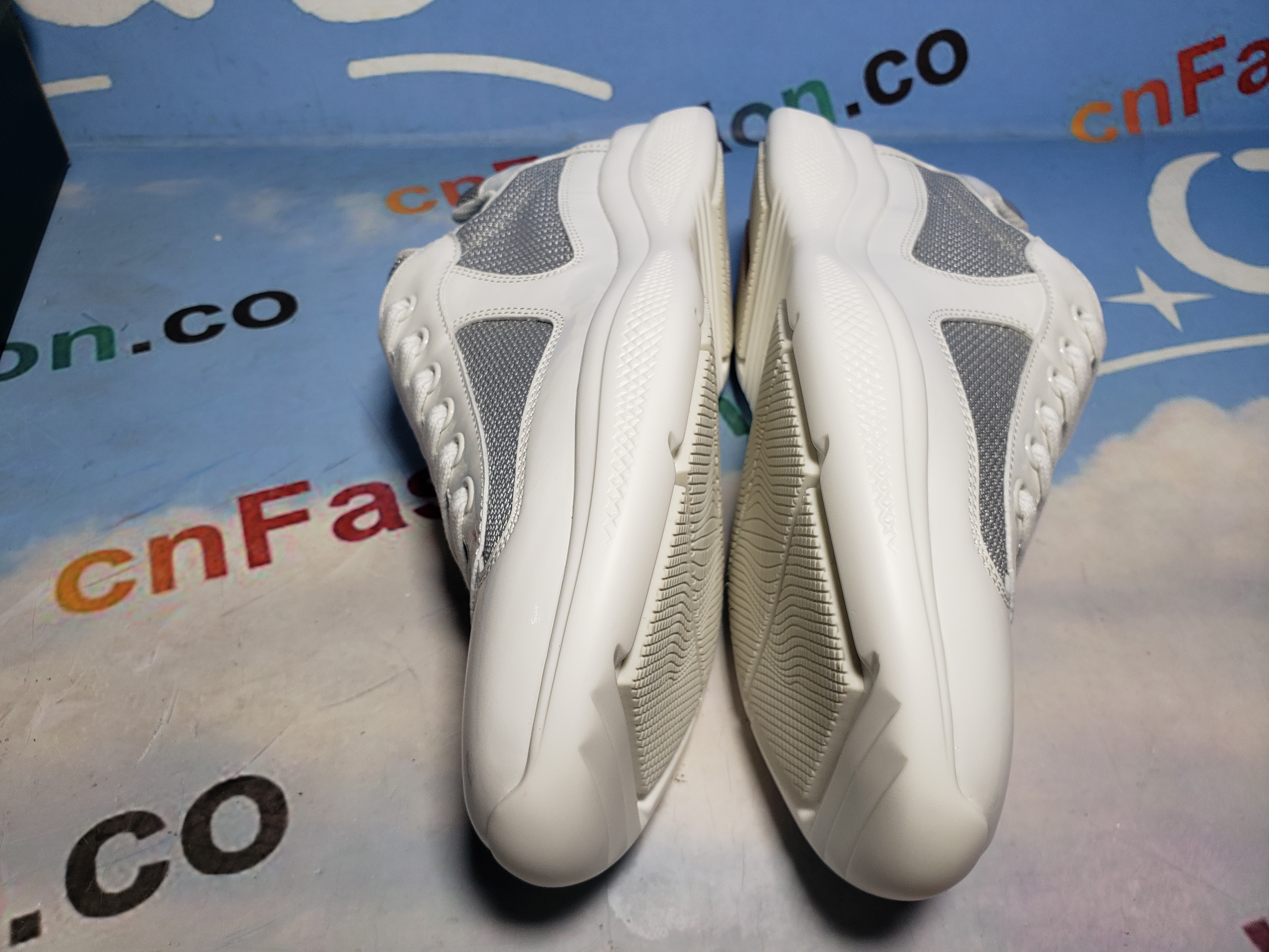 PKGoden Prada White Silver