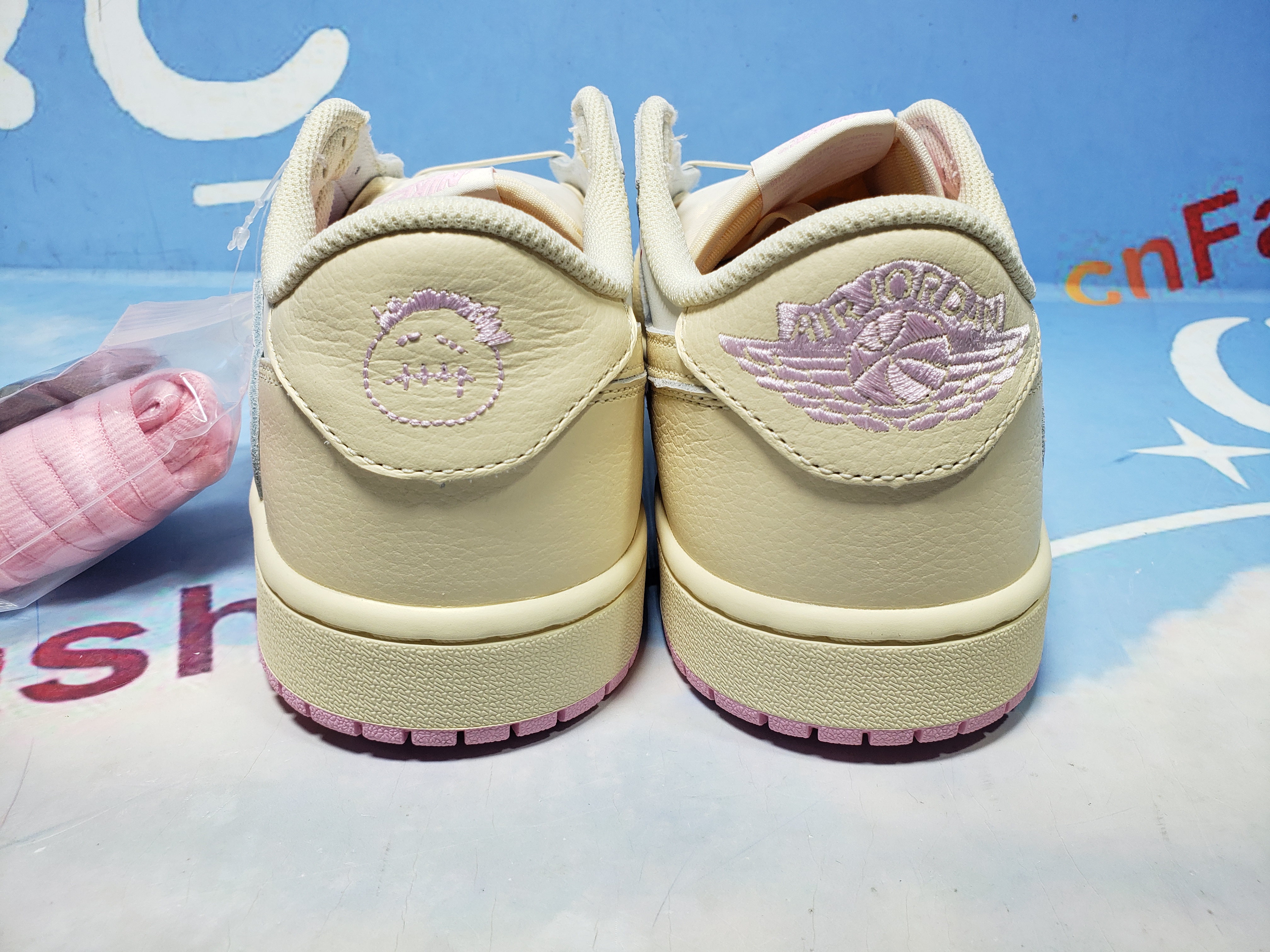 PKGoden Travis Scott x Air Jordan 1 Low Reverse Hook Powder IQ7604-100