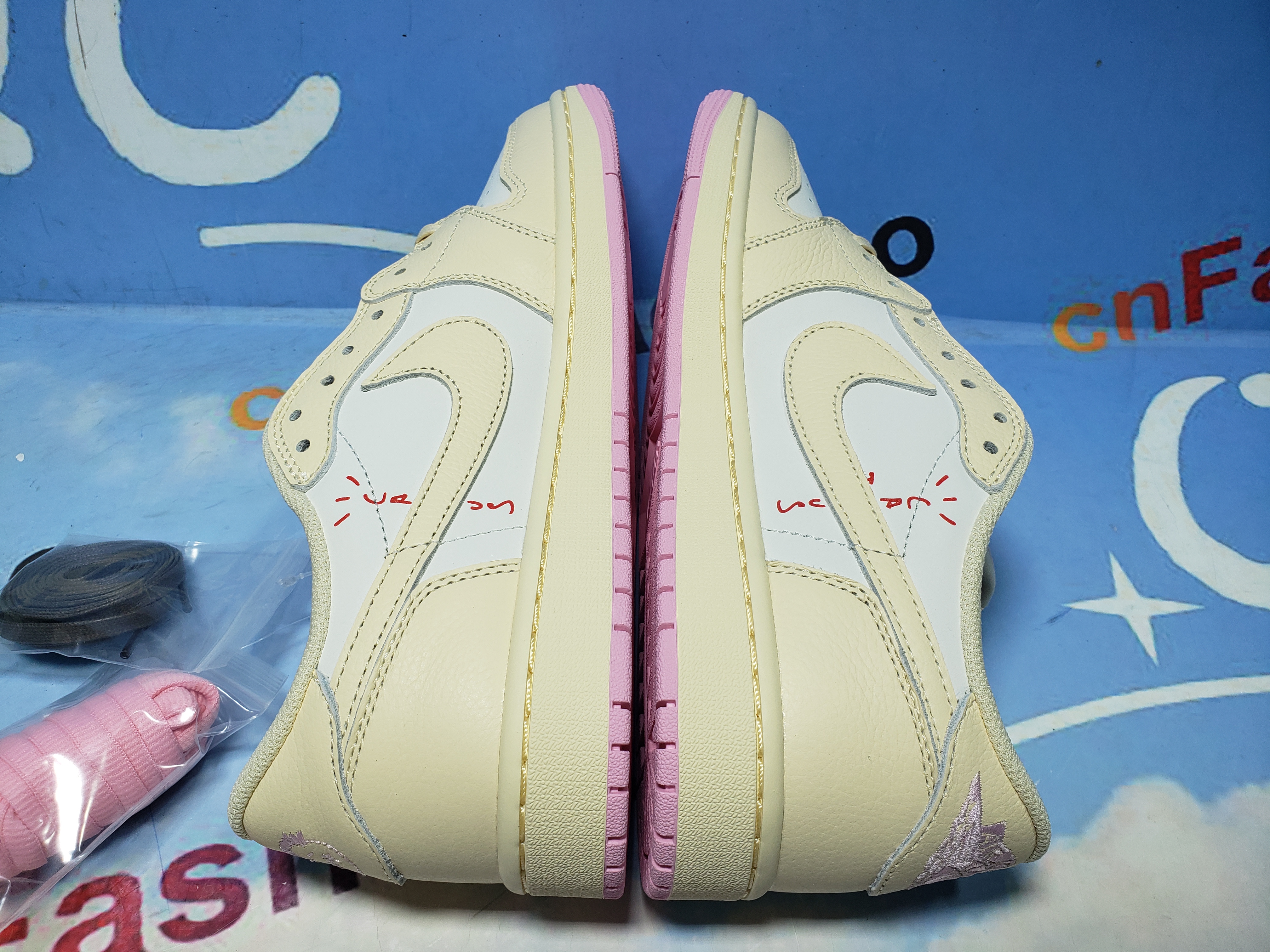 PKGoden Travis Scott x Air Jordan 1 Low Reverse Hook Powder IQ7604-100