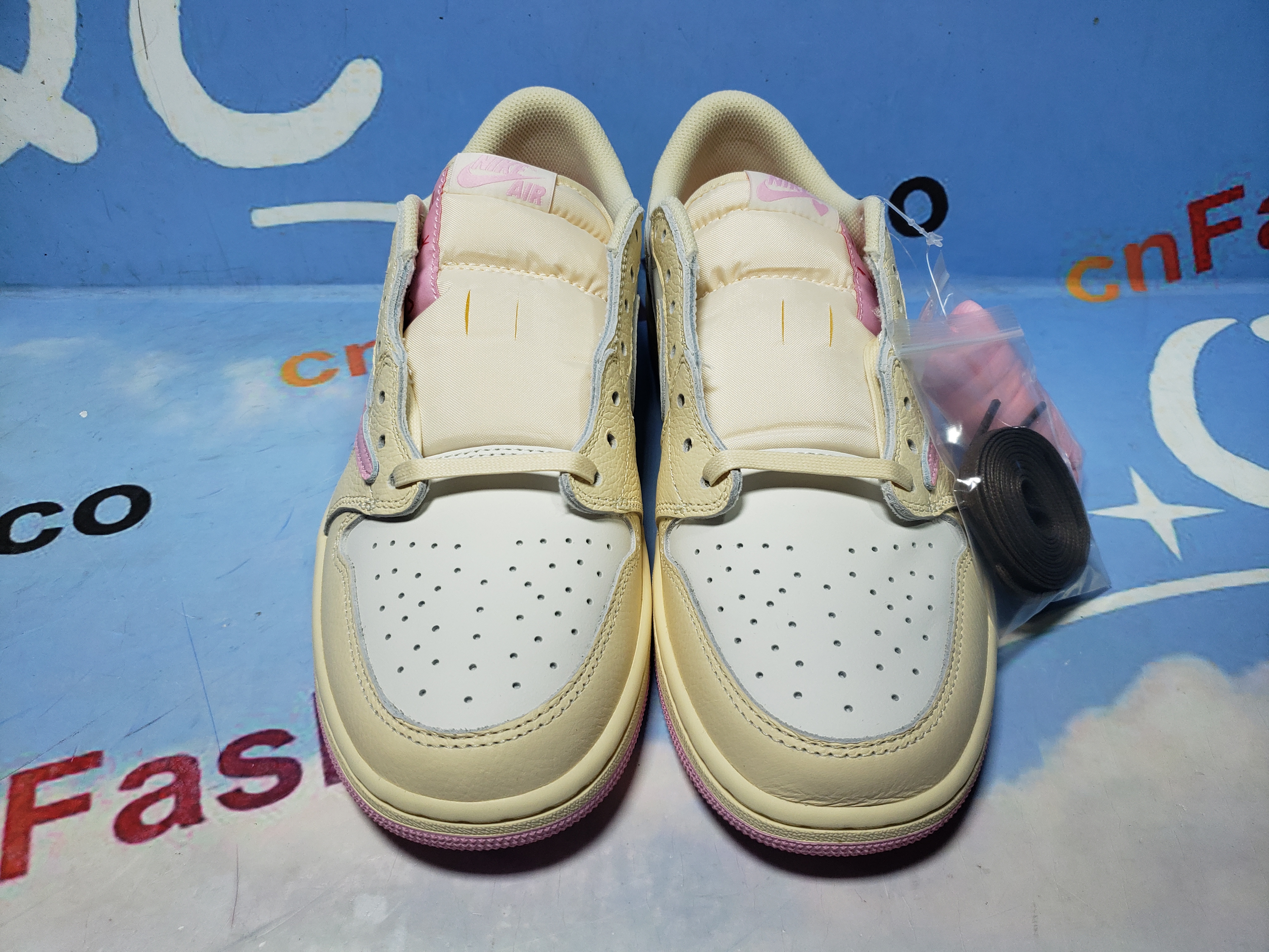 PKGoden Travis Scott x Air Jordan 1 Low Reverse Hook Powder IQ7604-100