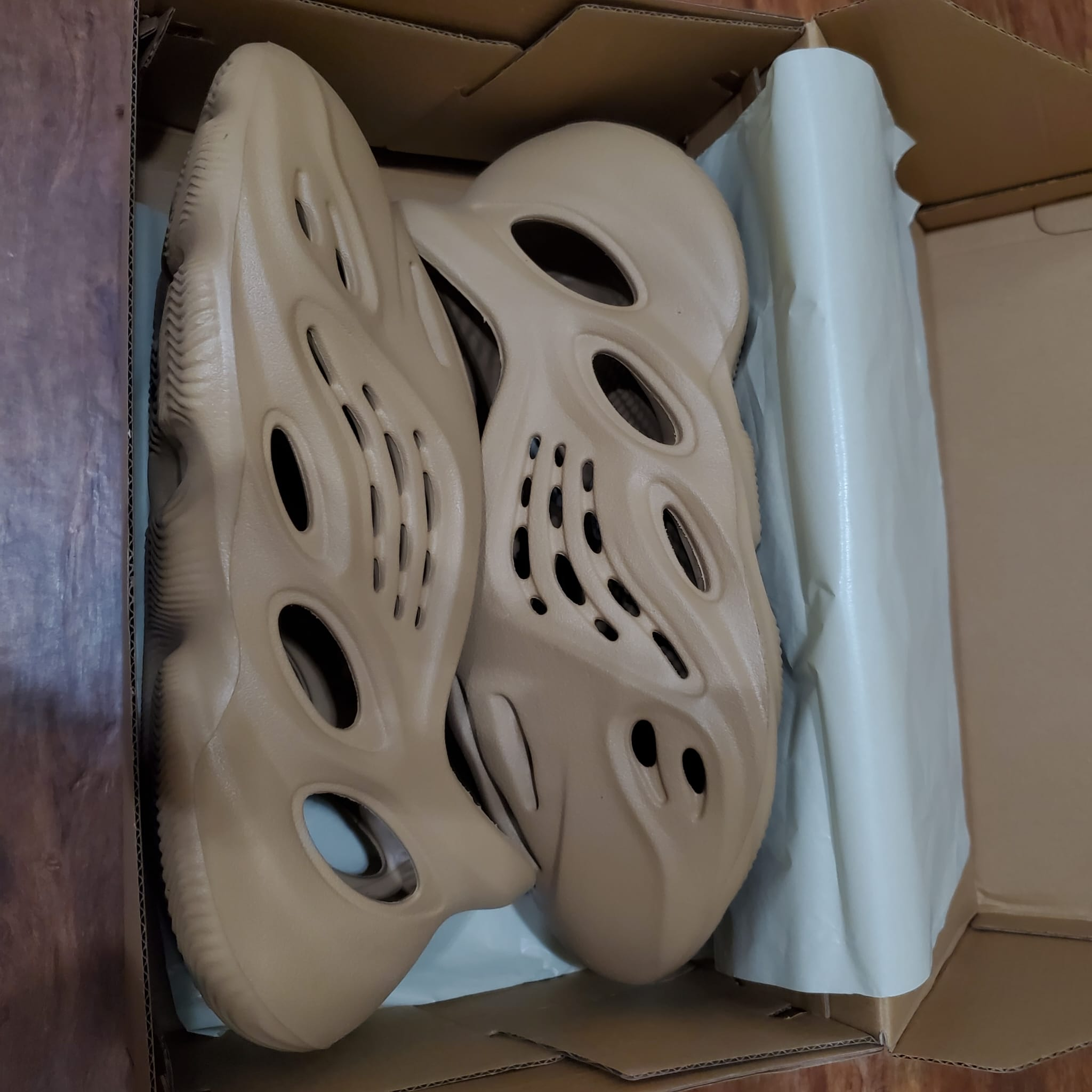 OG Yeezy Foam RNNR Ochre, GW3354 review 0