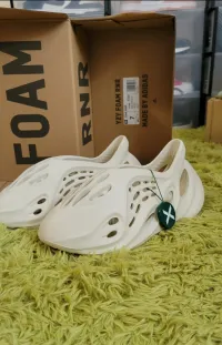 OG Yeezy Foam RNNR Ararat review 0