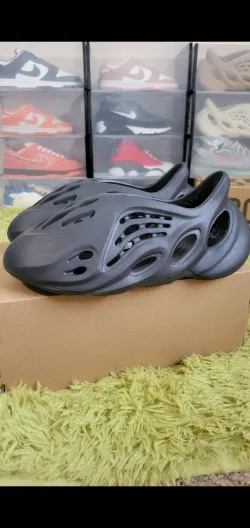 OG Yeezy Foam RNNR Onyx,HP8739 review lopez