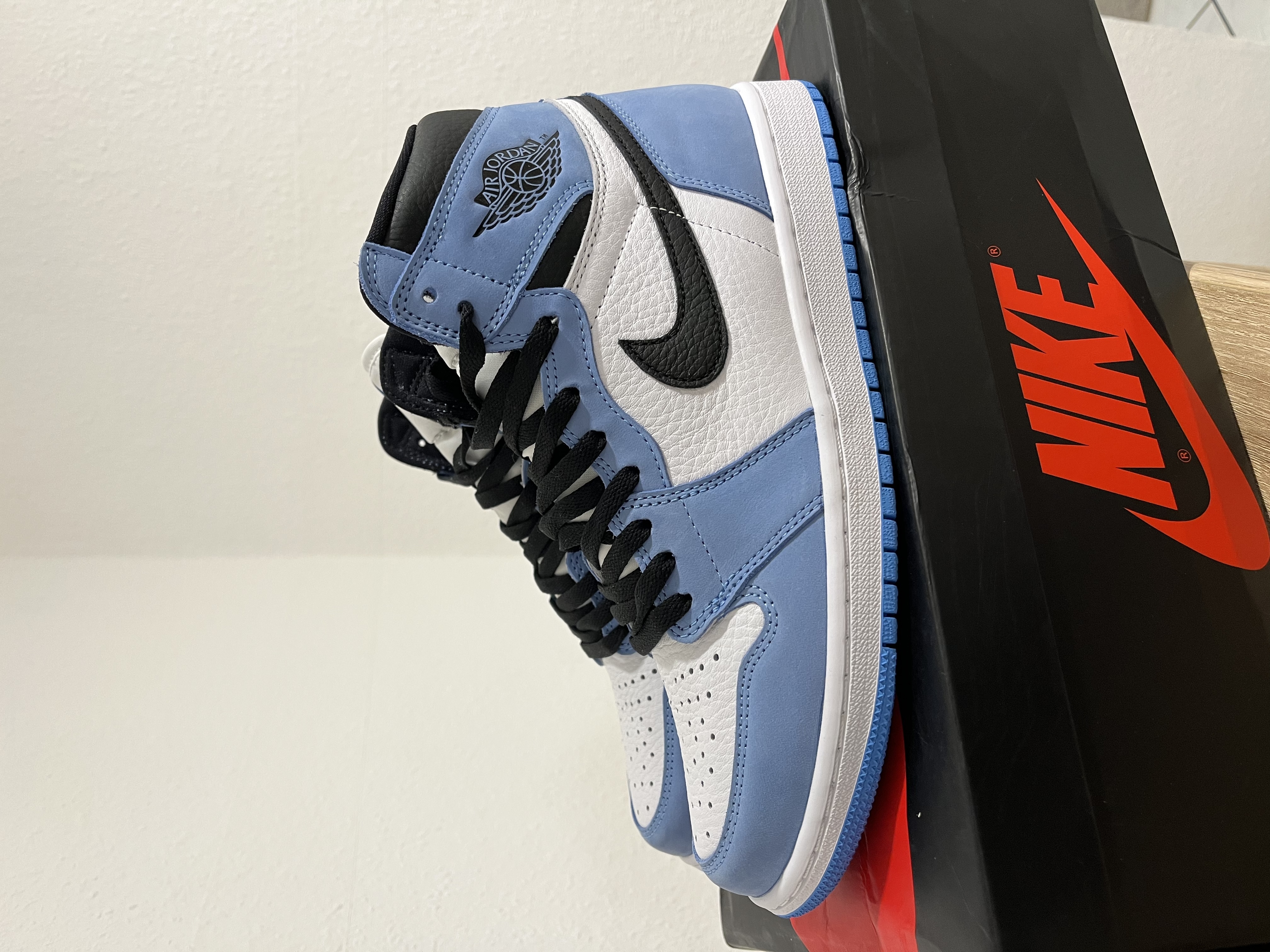 PKGoden Jordan 1 Retro High White University Blue Black review eddi 01