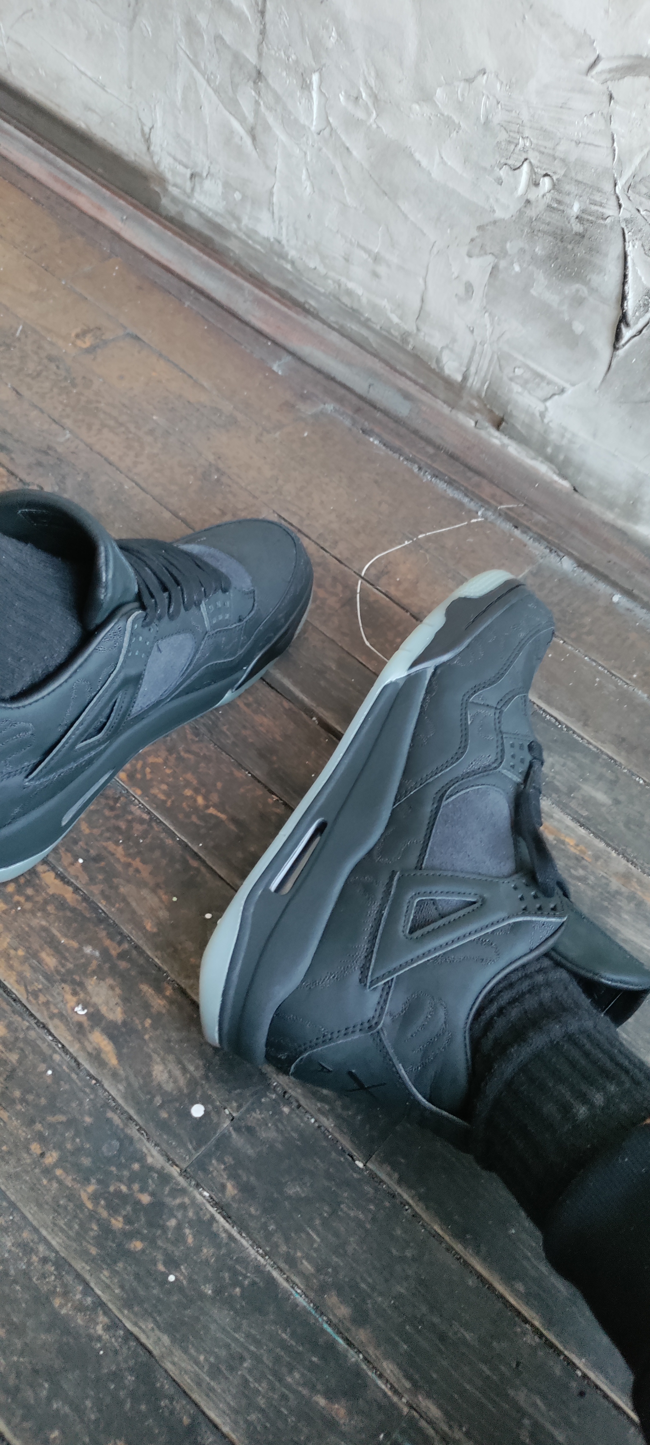 PKGoden Jordan 4 Retro Kaws Black  review 1