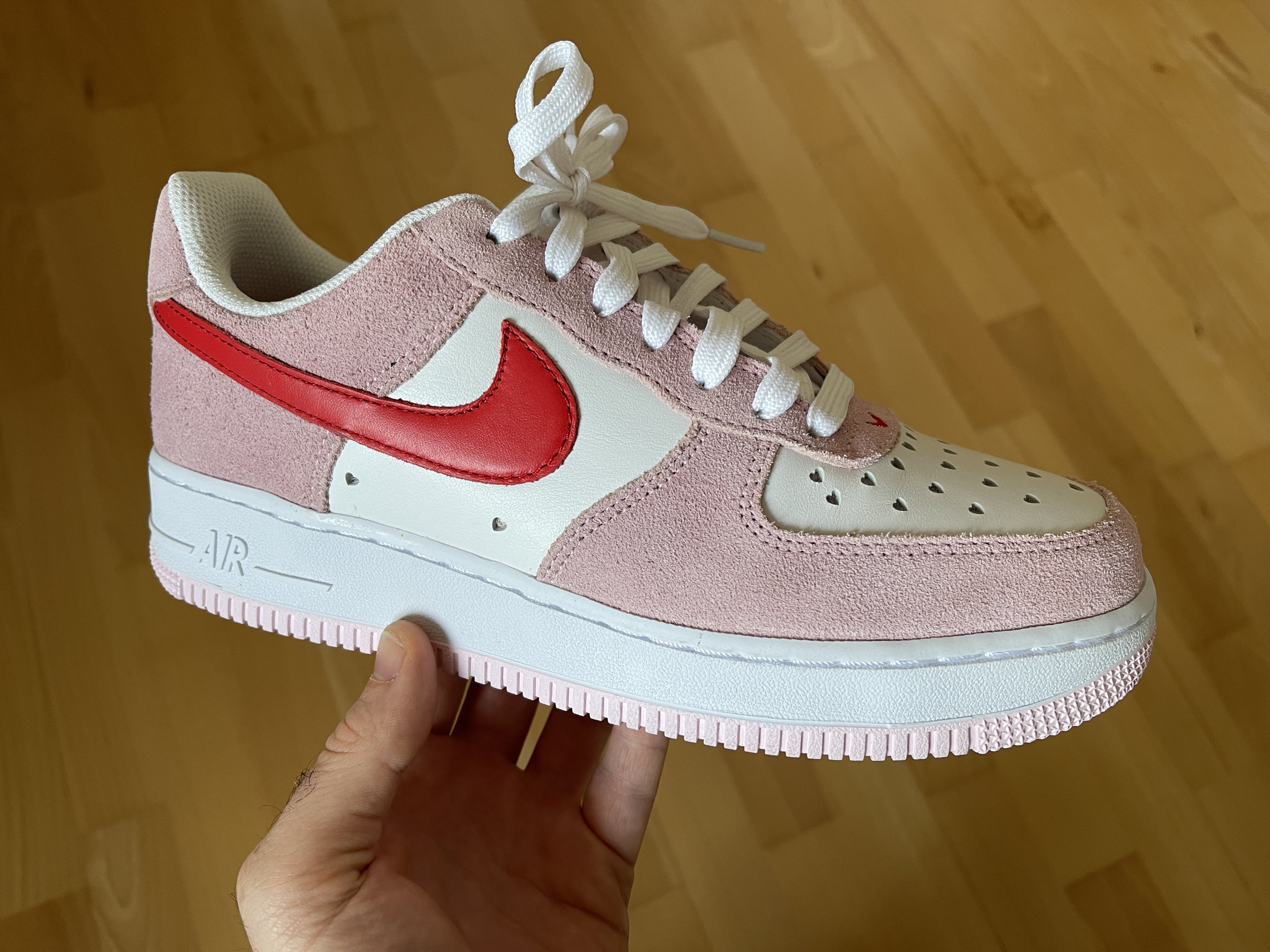 PKGoden Air Force 1 07 QS Valentine's Day Love Letter review Pitcher 01