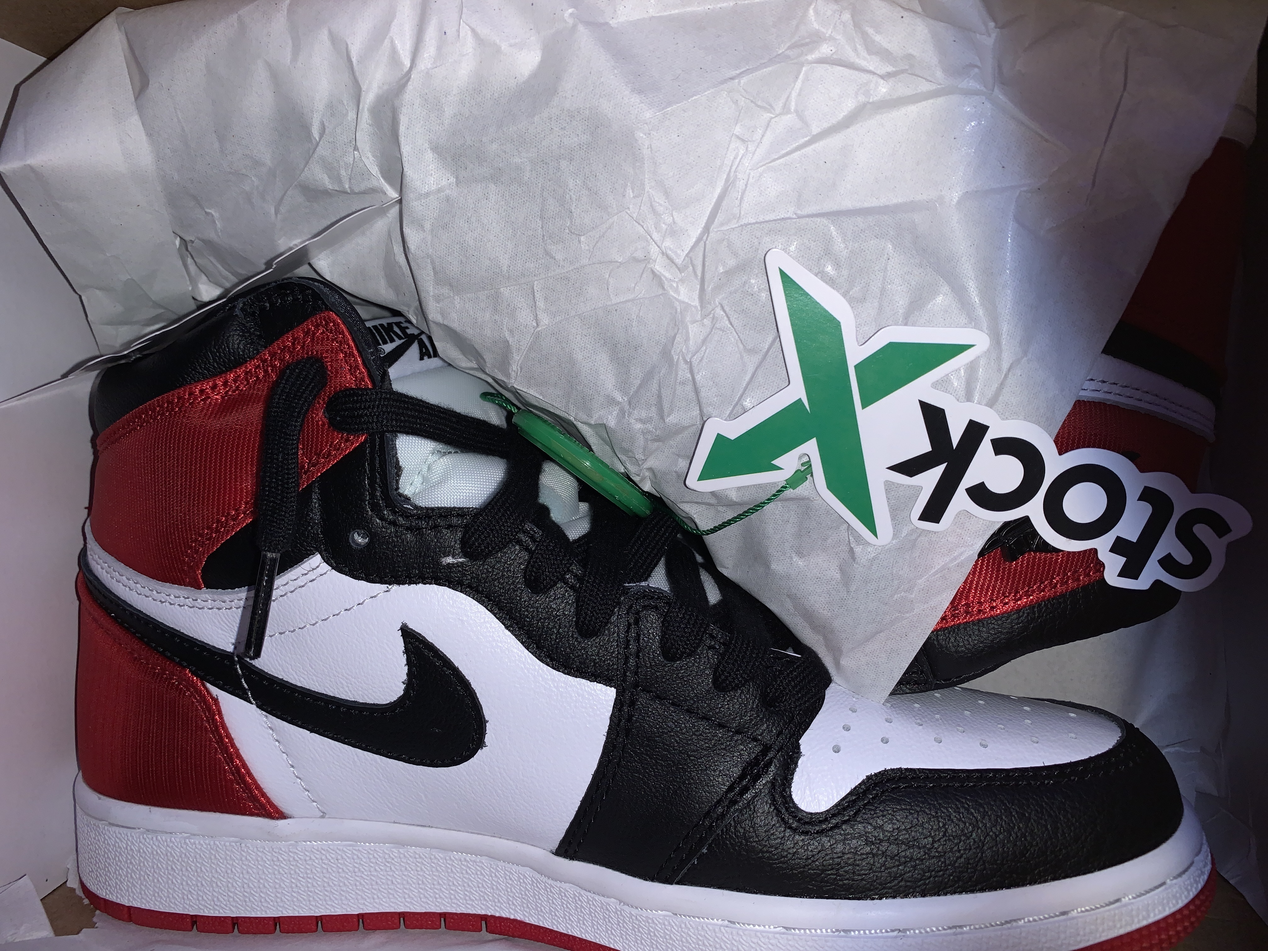 PKGoden Air Jordan 1 Retro High Satin Black Toe (W) review Aaliyah 01